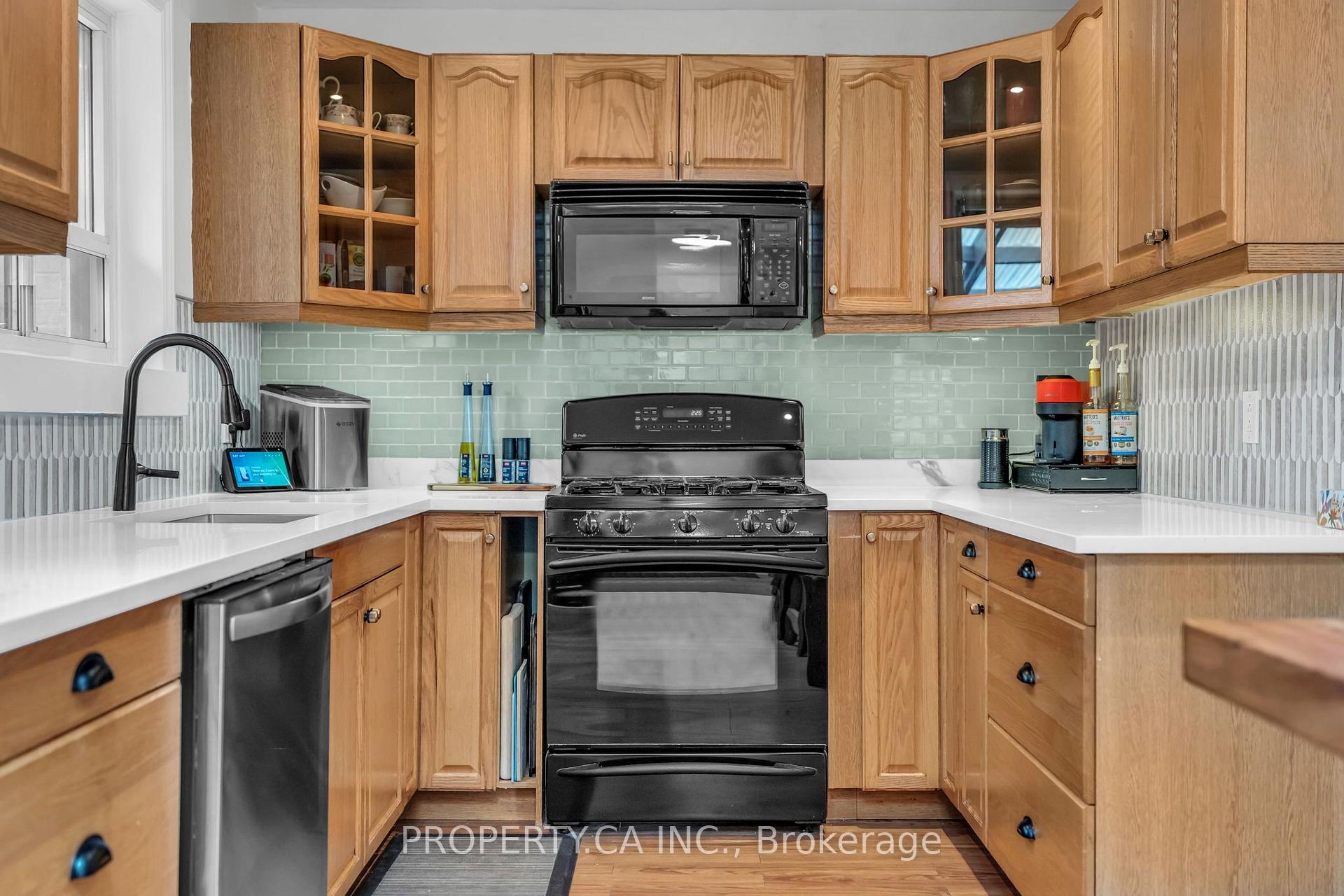 Photo 15 of 833 Krosno Boulevard, Pickering, Bay Ridges — HOMEH