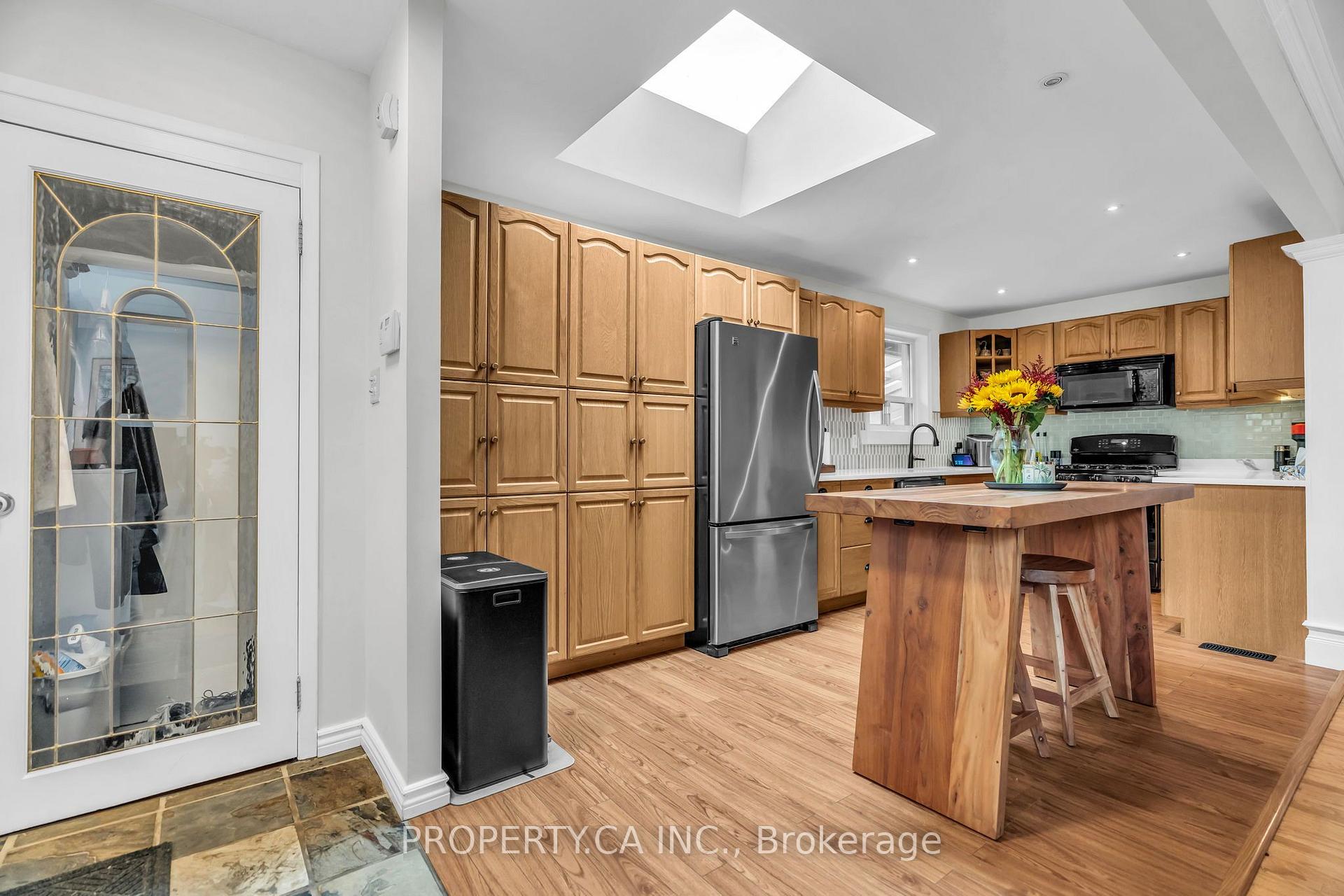 Photo 17 of 833 Krosno Boulevard, Pickering, Bay Ridges — HOMEH