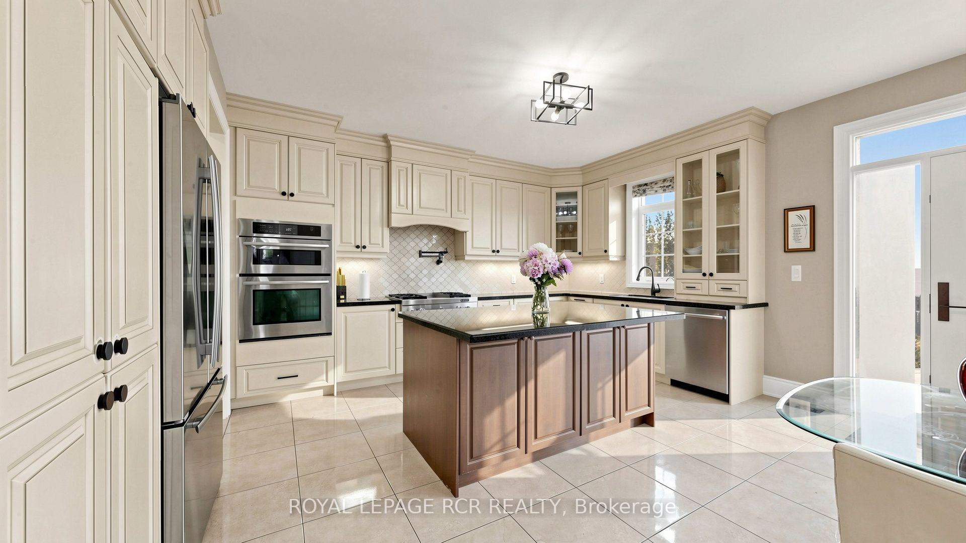 Photo 14 of 30 Fairmont Ridge Trail, King, Nobleton — HOMEH