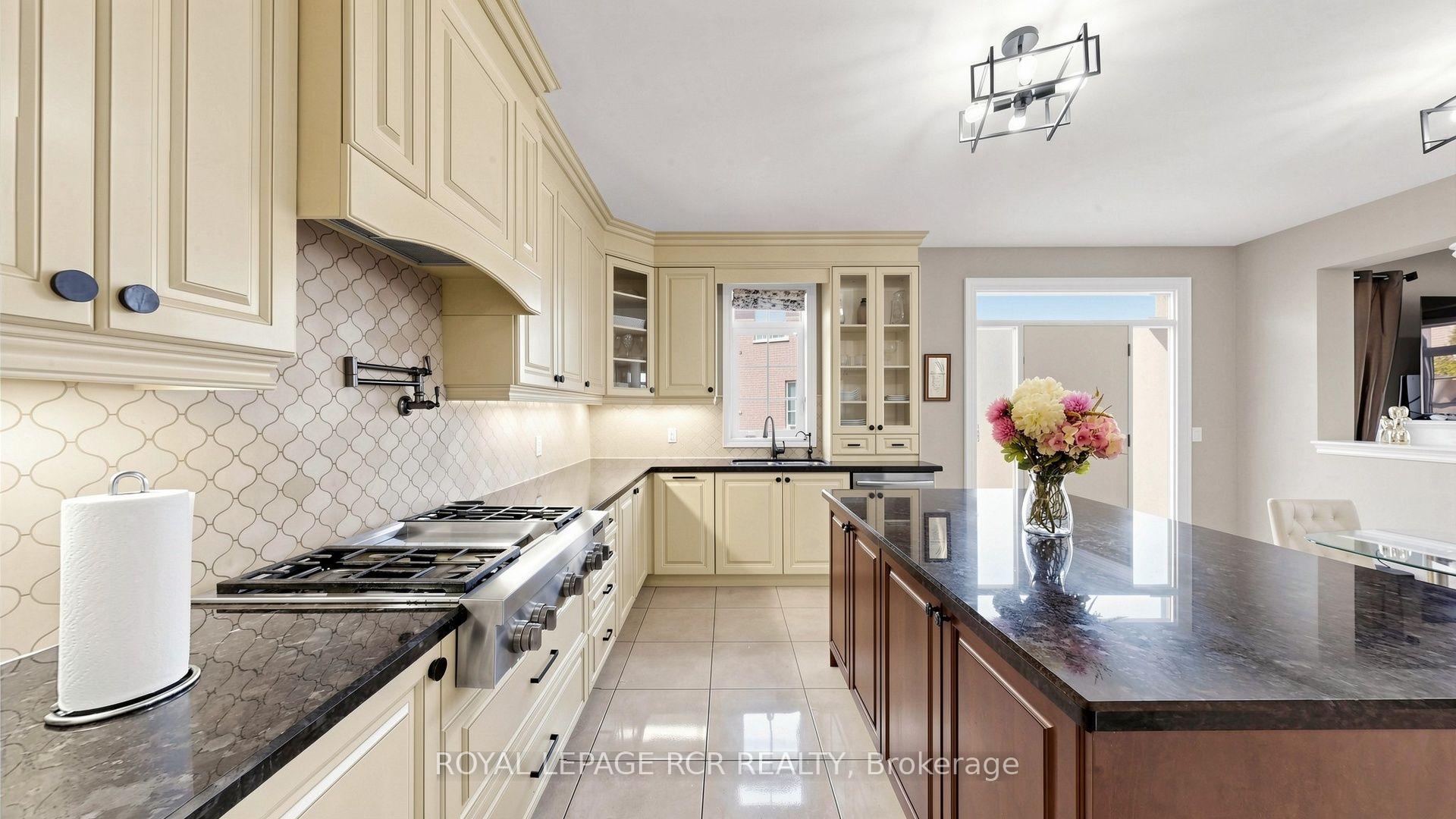 Photo 17 of 30 Fairmont Ridge Trail, King, Nobleton — HOMEH