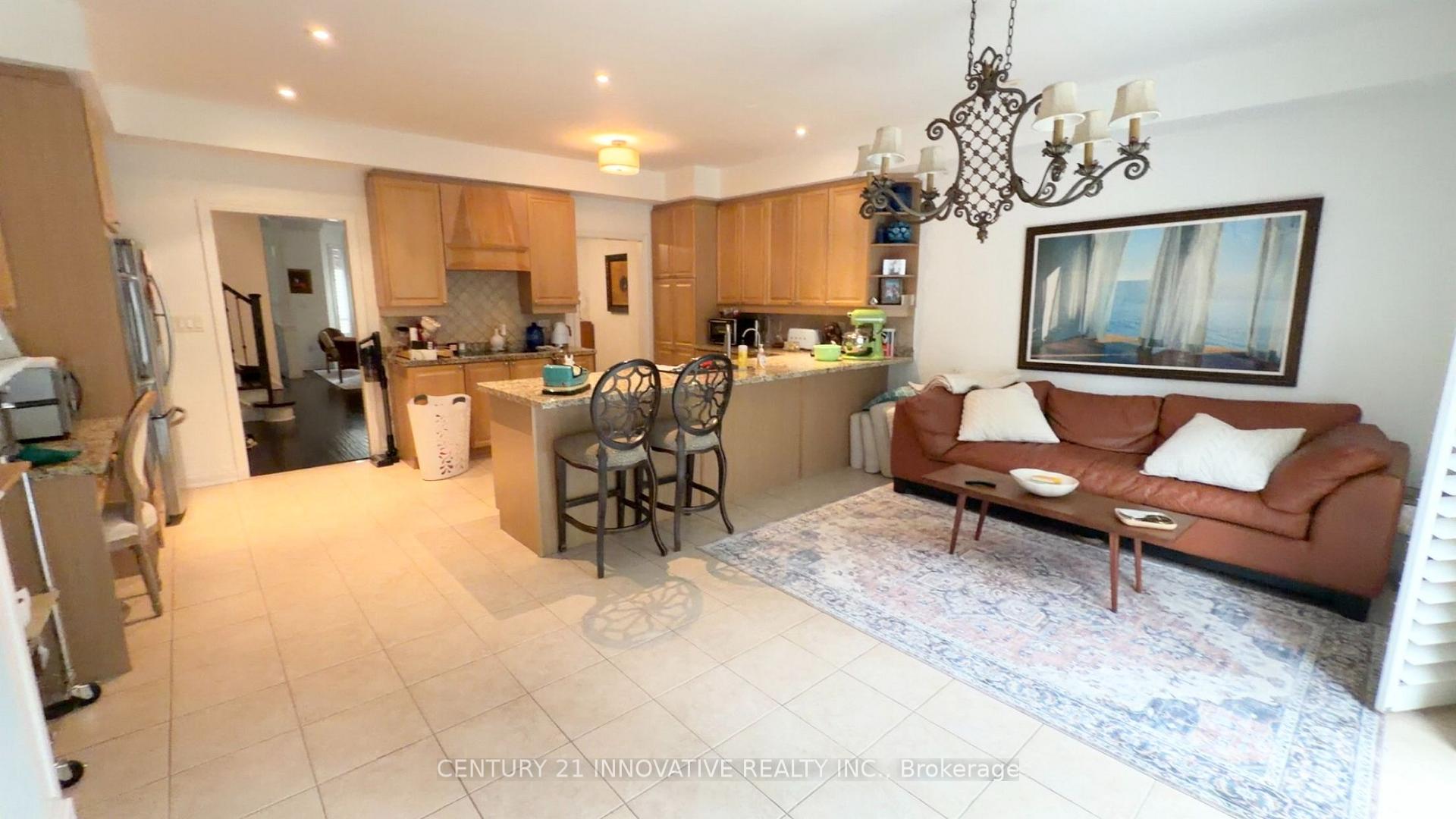Photo 7 of 16 St Lawrence Drive, Mississauga, Port Credit — HOMEH