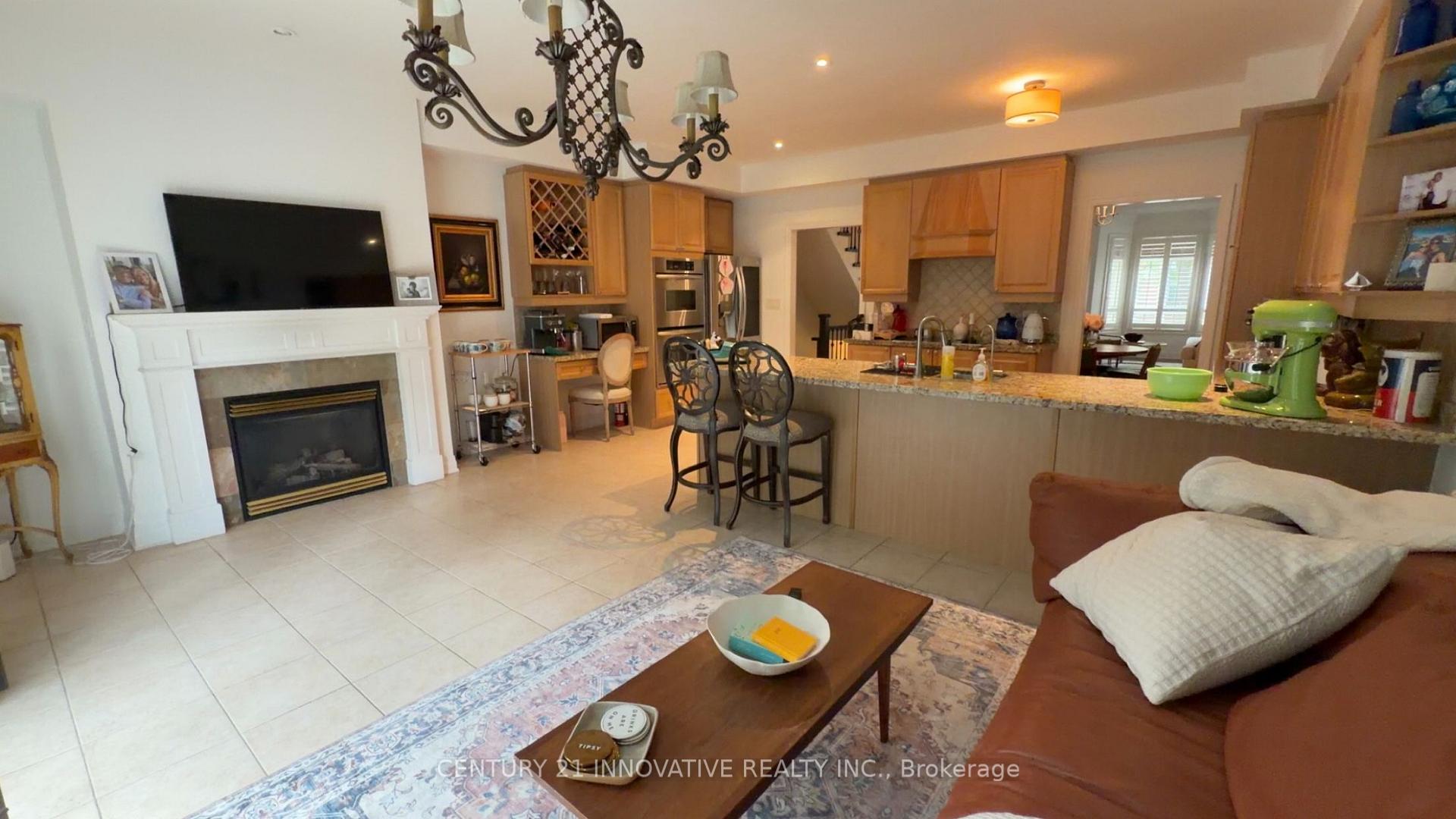 Photo 8 of 16 St Lawrence Drive, Mississauga, Port Credit — HOMEH