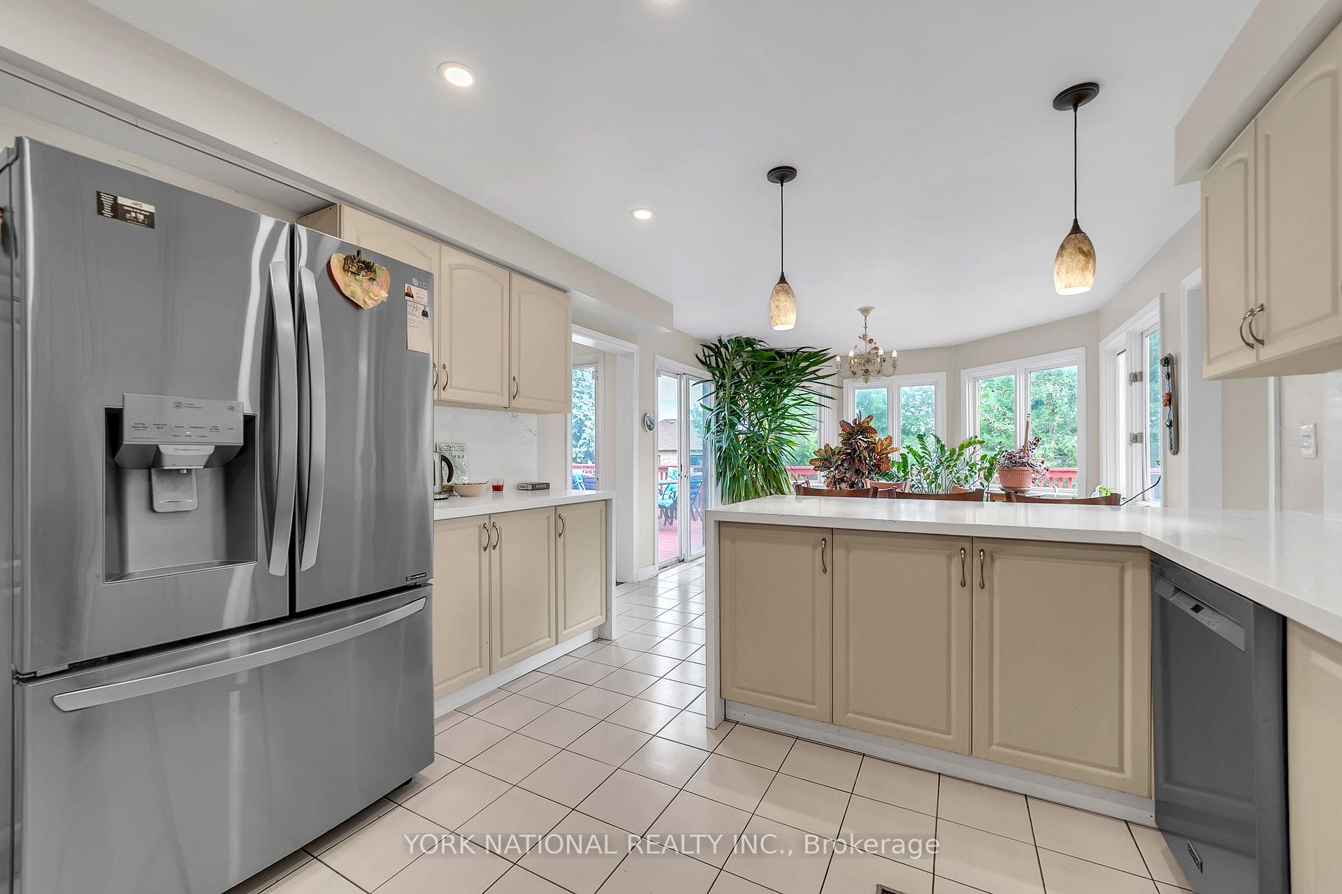 Photo 20 of 277 Kirby Crescent, Newmarket, Glenway Estates — HOMEH