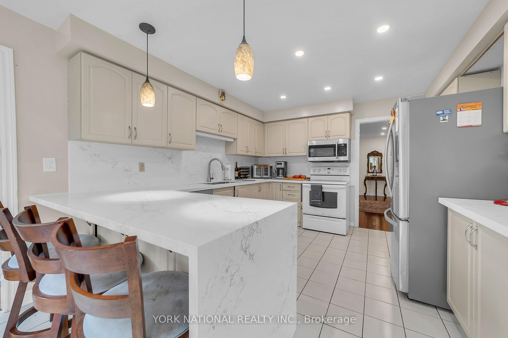 Photo 21 of 277 Kirby Crescent, Newmarket, Glenway Estates — HOMEH