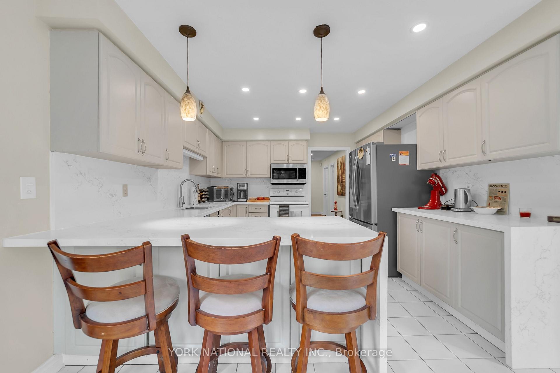 Photo 22 of 277 Kirby Crescent, Newmarket, Glenway Estates — HOMEH