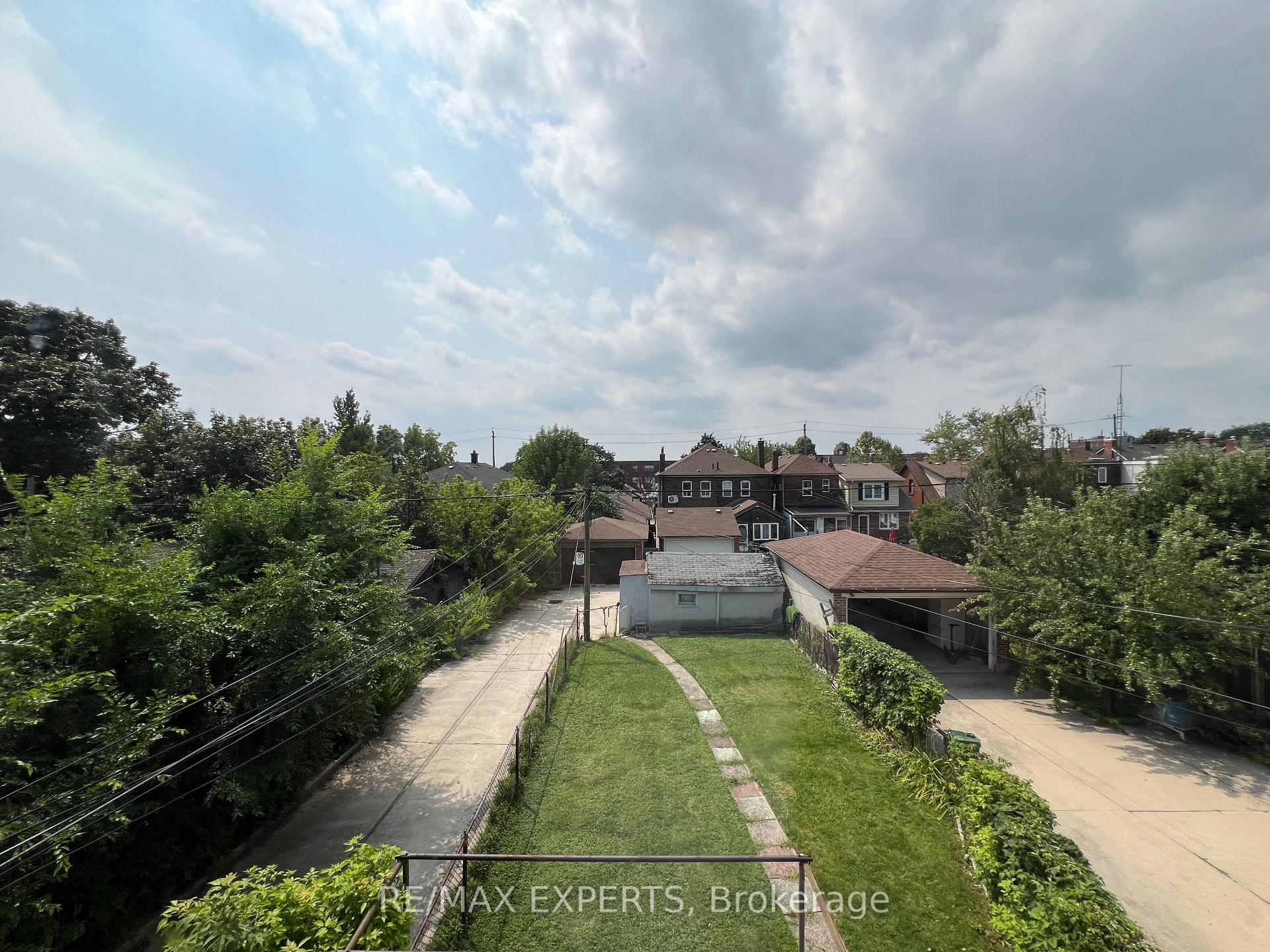 Photo 20 of Unit 2nd Floor, 366 Lauder Avenue, Toronto, Oakwood Village — HOMEH