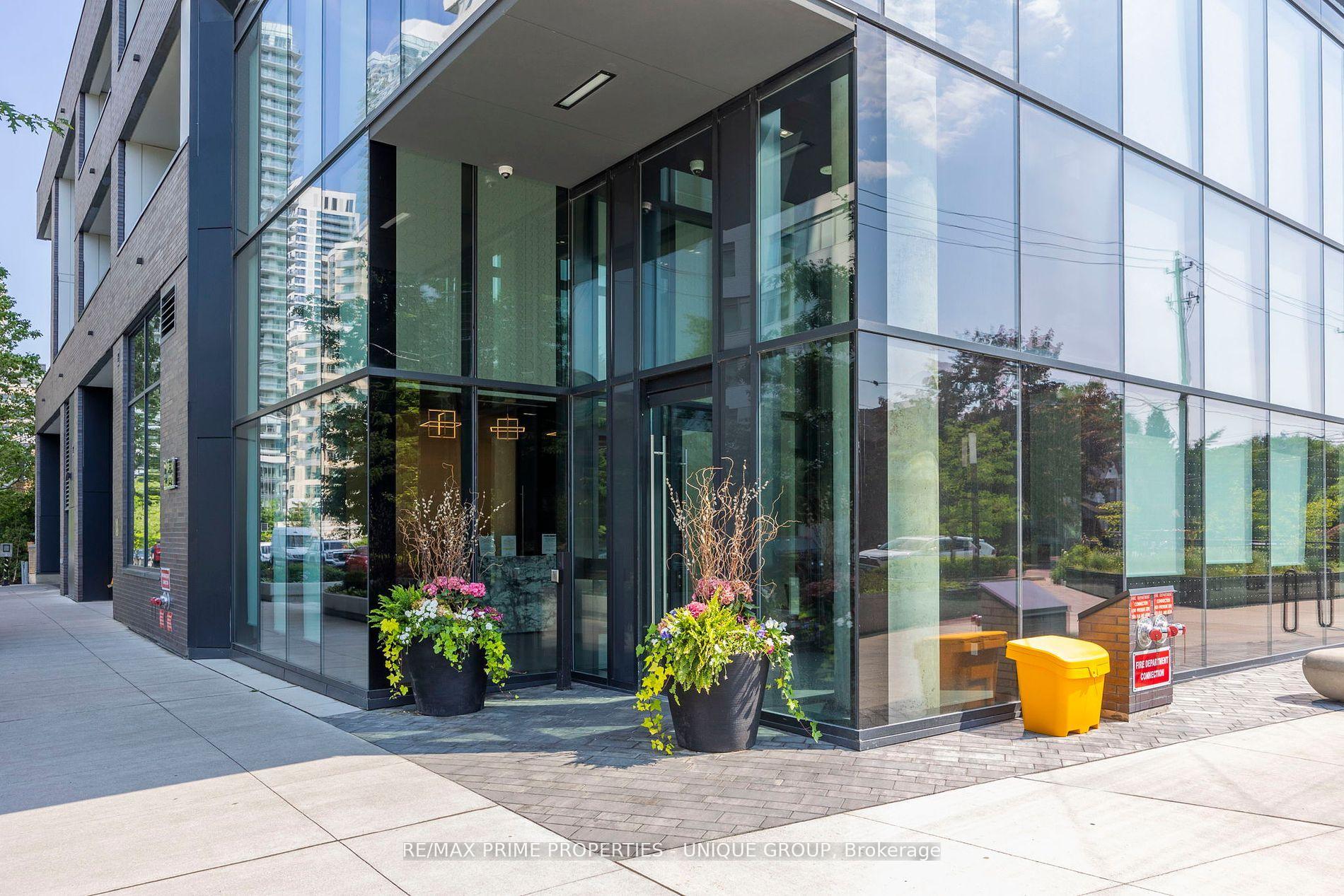 Photo 3 of Unit 606, 11 Lillian Street, Toronto, Mount Pleasant West — HOMEH