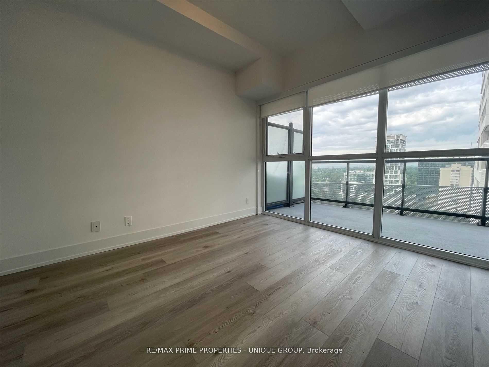 Photo 12 of Unit 606, 11 Lillian Street, Toronto, Mount Pleasant West — HOMEH