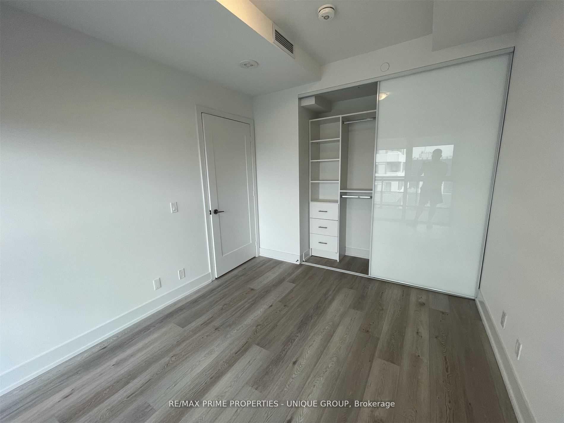 Photo 13 of Unit 606, 11 Lillian Street, Toronto, Mount Pleasant West — HOMEH
