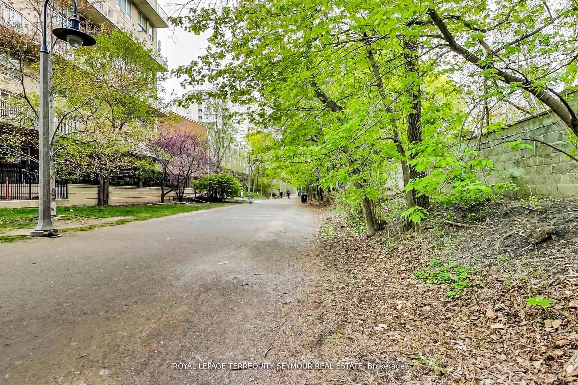 Photo 24 of Unit 448, 139 Merton Street, Toronto, Mount Pleasant West — HOMEH