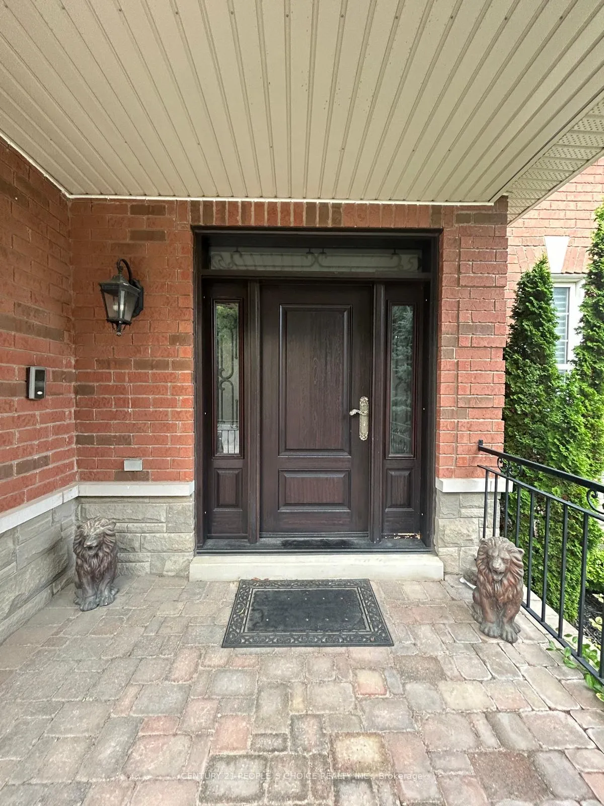 Photo 2 of 128 Mount Royal Circle, Brampton, Vales of Castlemore North — HOMEH