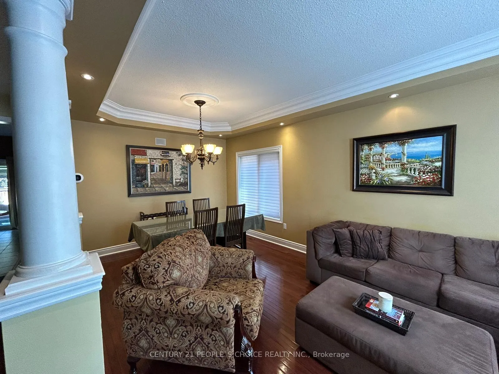 Photo 6 of 128 Mount Royal Circle, Brampton, Vales of Castlemore North — HOMEH