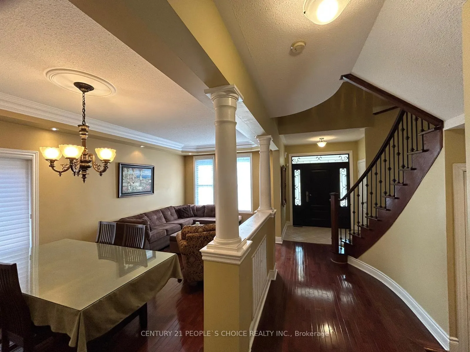 Photo 7 of 128 Mount Royal Circle, Brampton, Vales of Castlemore North — HOMEH