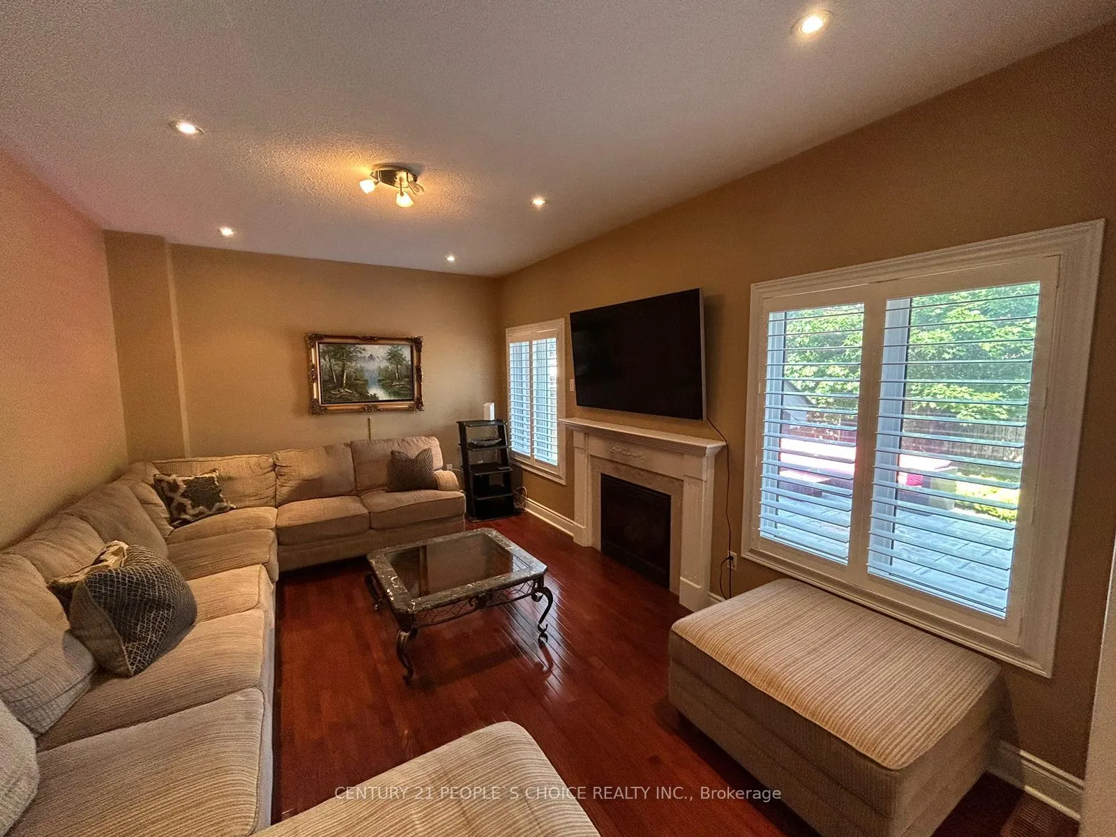 Photo 14 of 128 Mount Royal Circle, Brampton, Vales of Castlemore North — HOMEH