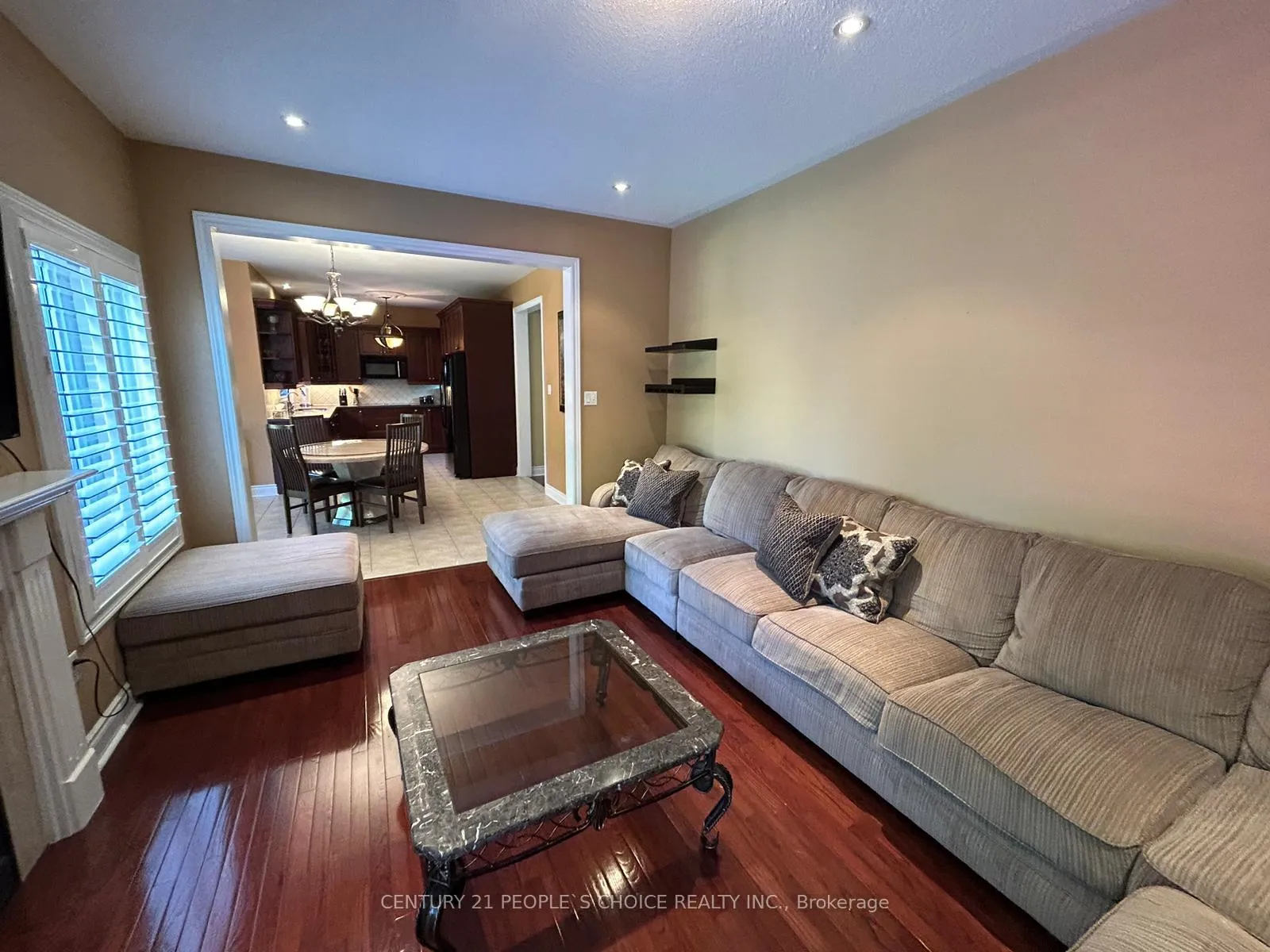 Photo 15 of 128 Mount Royal Circle, Brampton, Vales of Castlemore North — HOMEH