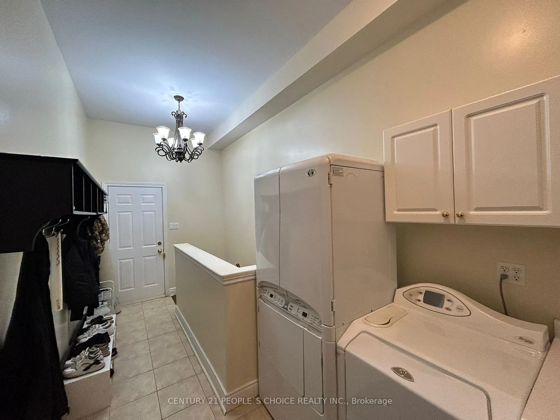 Photo 17 of 128 Mount Royal Circle, Brampton, Vales of Castlemore North — HOMEH