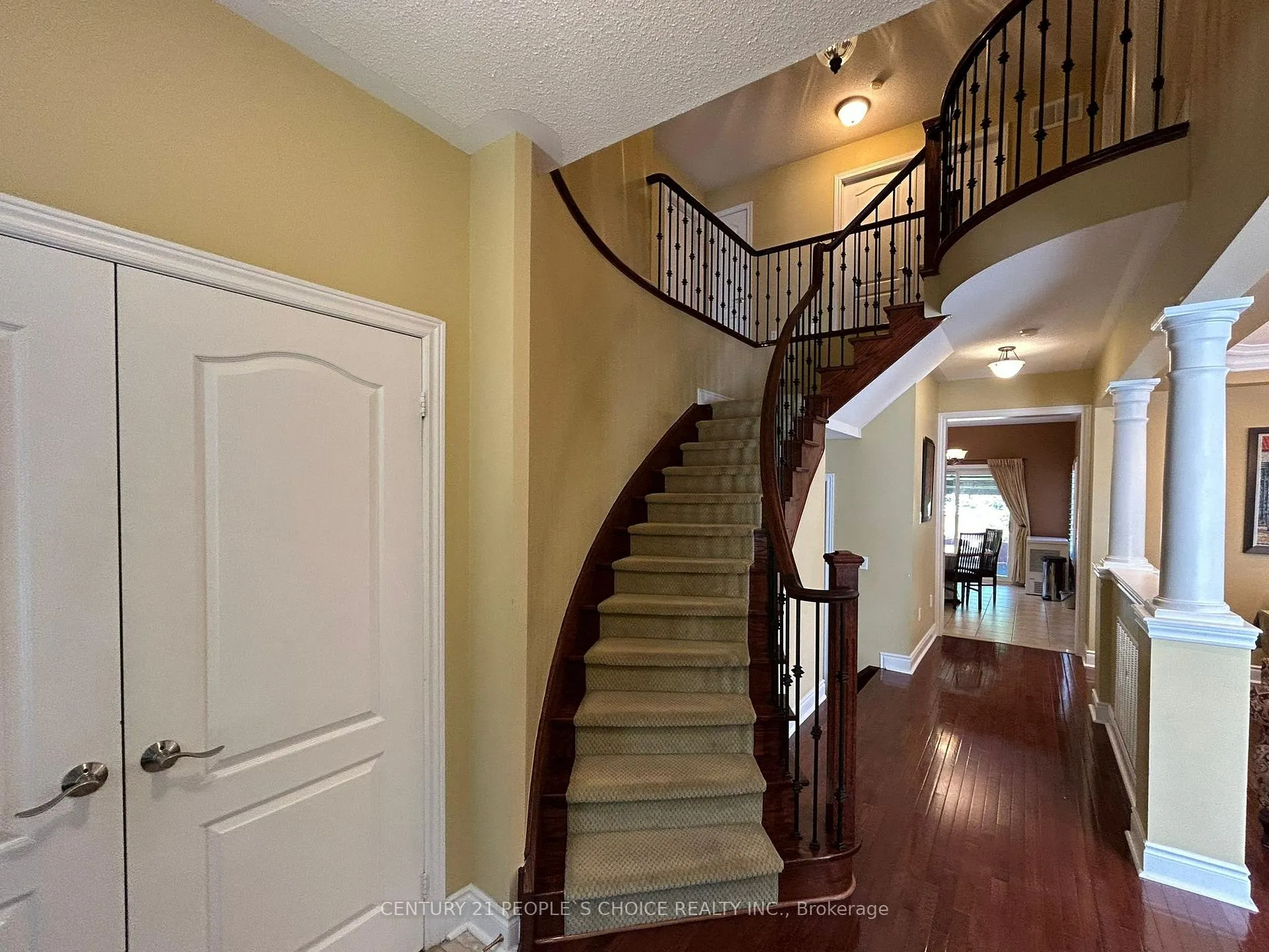 Photo 19 of 128 Mount Royal Circle, Brampton, Vales of Castlemore North — HOMEH