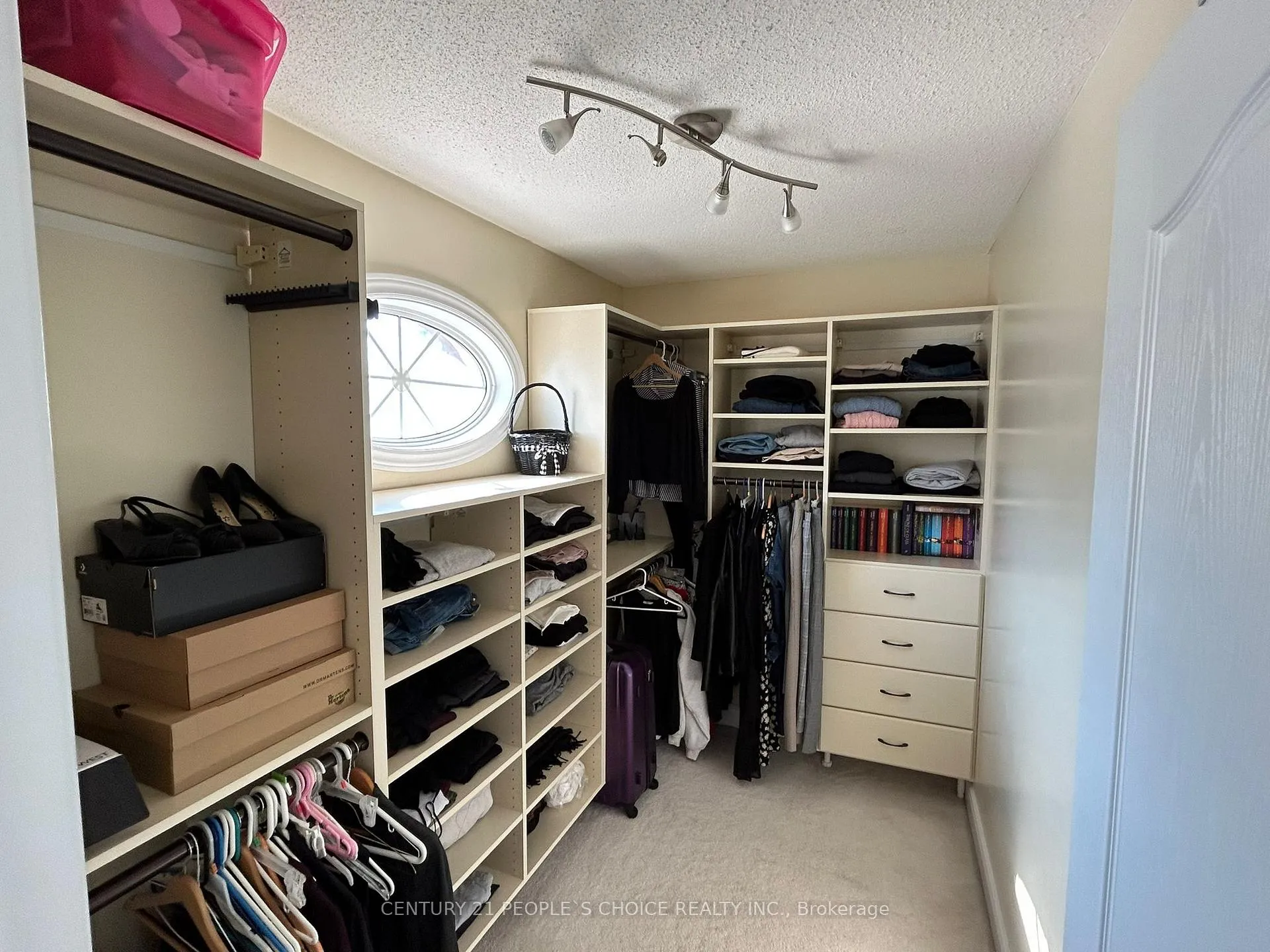 Photo 31 of 128 Mount Royal Circle, Brampton, Vales of Castlemore North — HOMEH