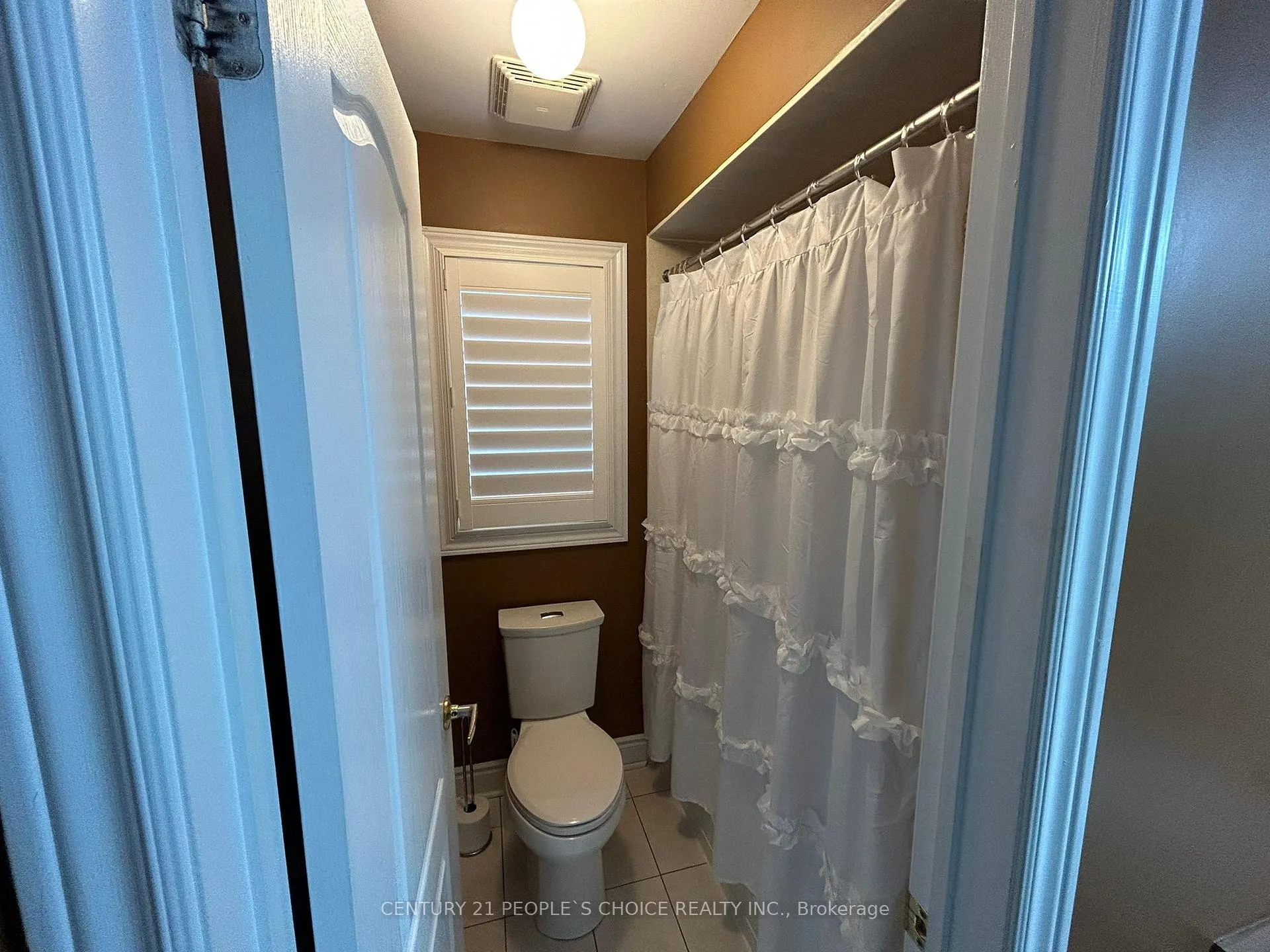 Photo 35 of 128 Mount Royal Circle, Brampton, Vales of Castlemore North — HOMEH