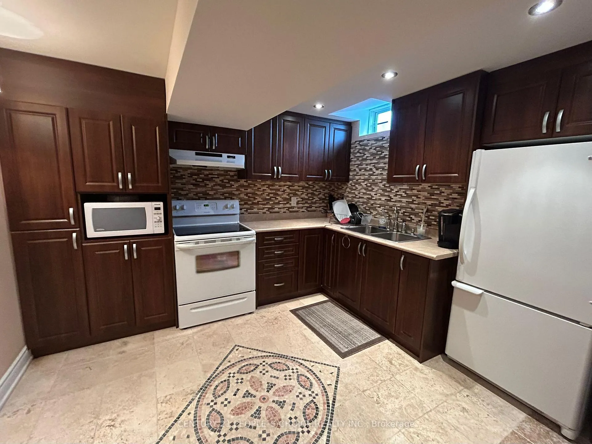 Photo 39 of 128 Mount Royal Circle, Brampton, Vales of Castlemore North — HOMEH