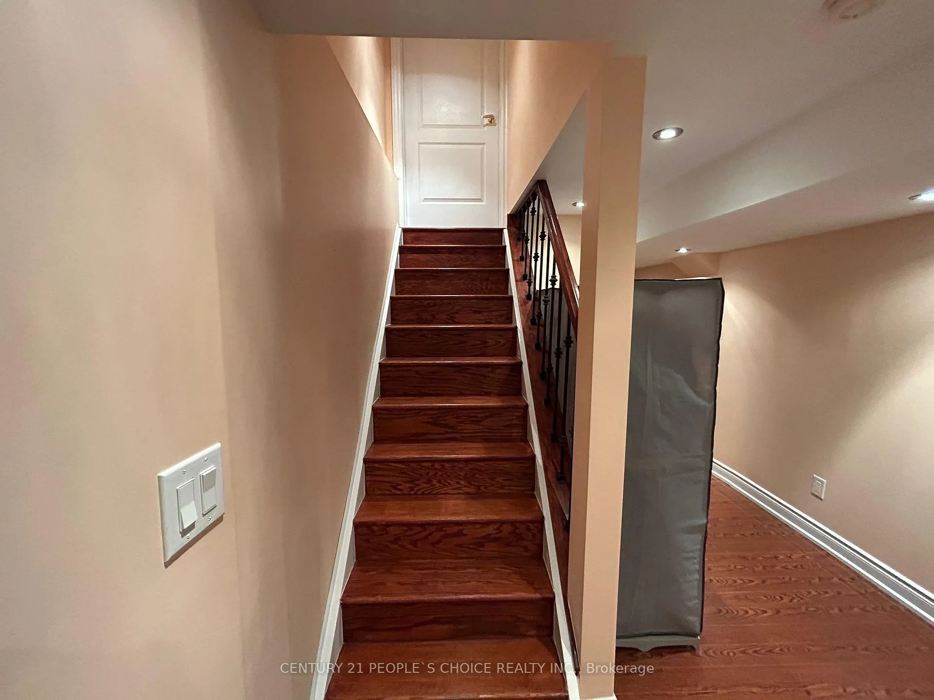 Photo 46 of 128 Mount Royal Circle, Brampton, Vales of Castlemore North — HOMEH