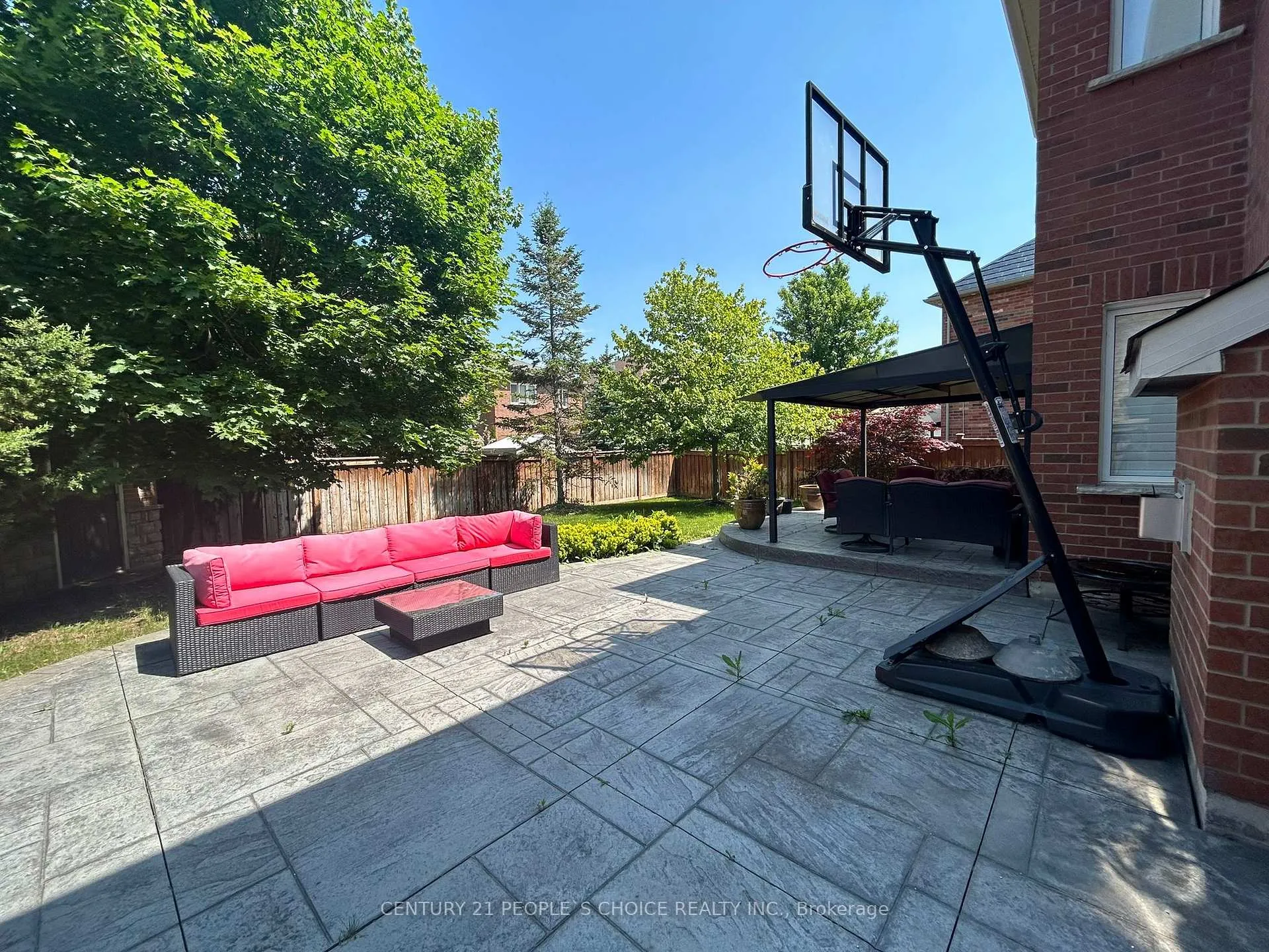 Photo 49 of 128 Mount Royal Circle, Brampton, Vales of Castlemore North — HOMEH