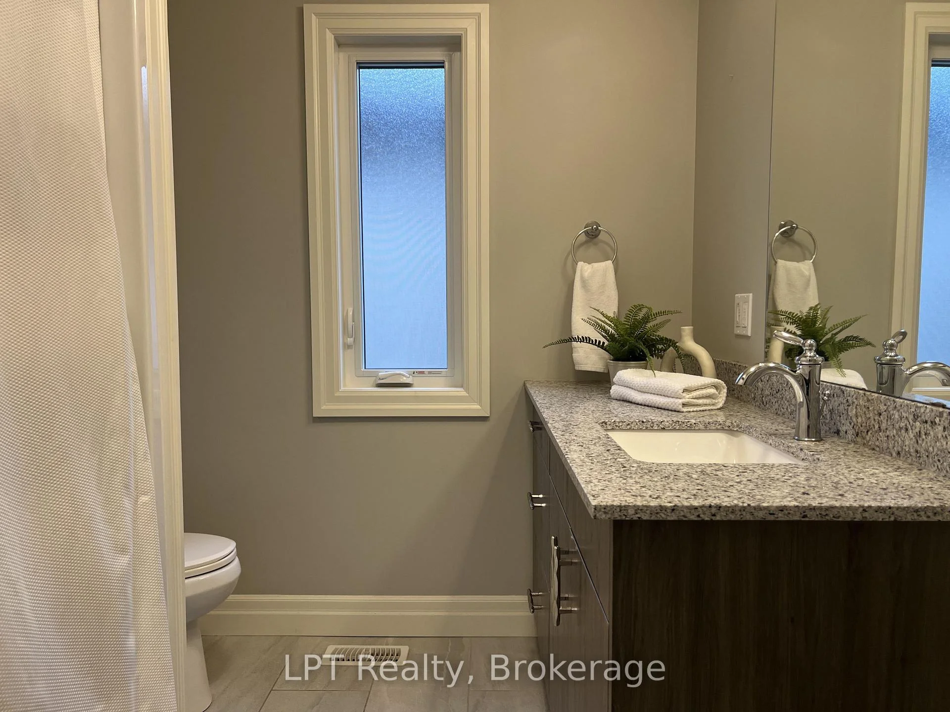 Photo 41 of 80 Ambrosia Terrace, Quinte West, Murray Ward — HOMEH