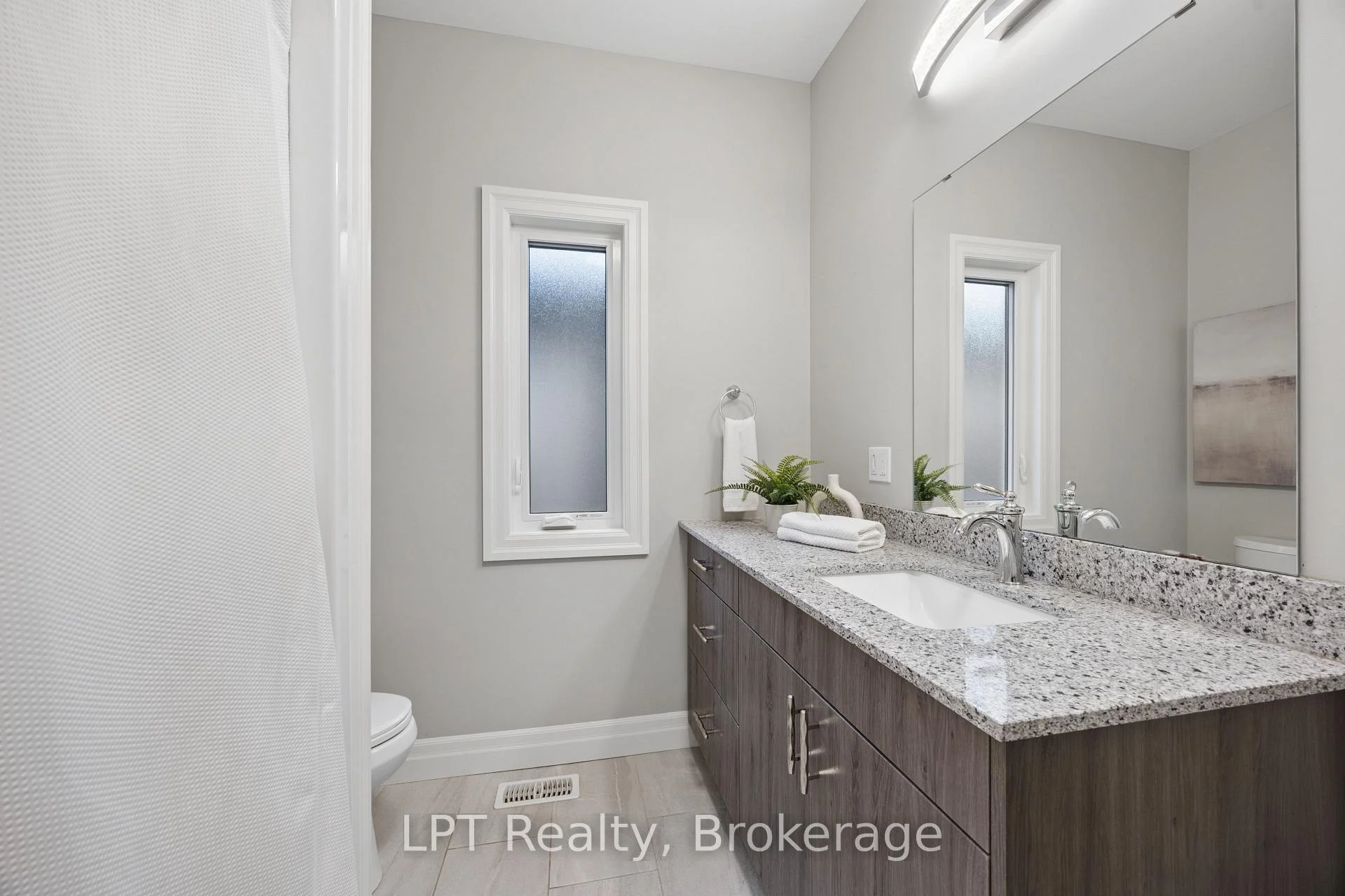 Photo 75 of 80 Ambrosia Terrace, Quinte West, Murray Ward — HOMEH