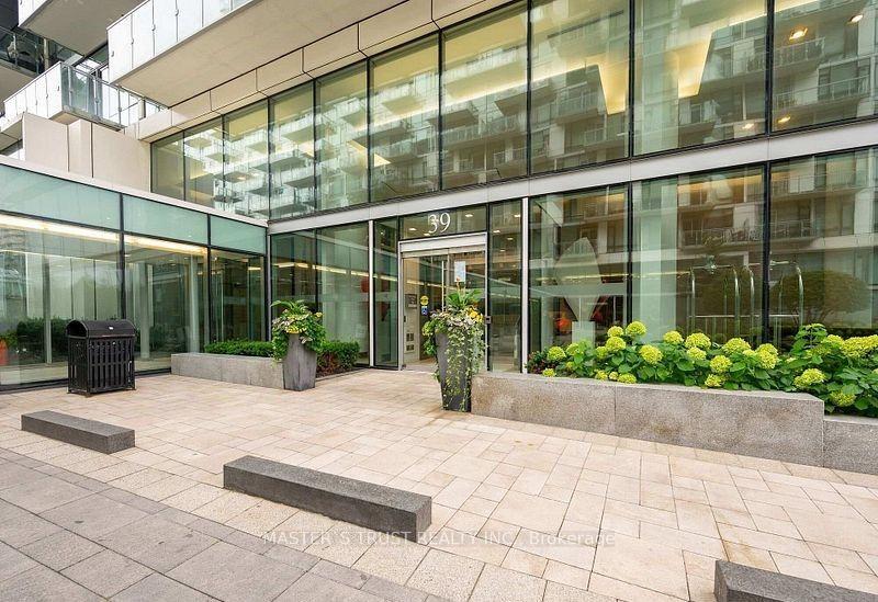 Photo 2 of Unit 731, 39 Queens Quay E, Toronto, Waterfront Communities — HOMEH