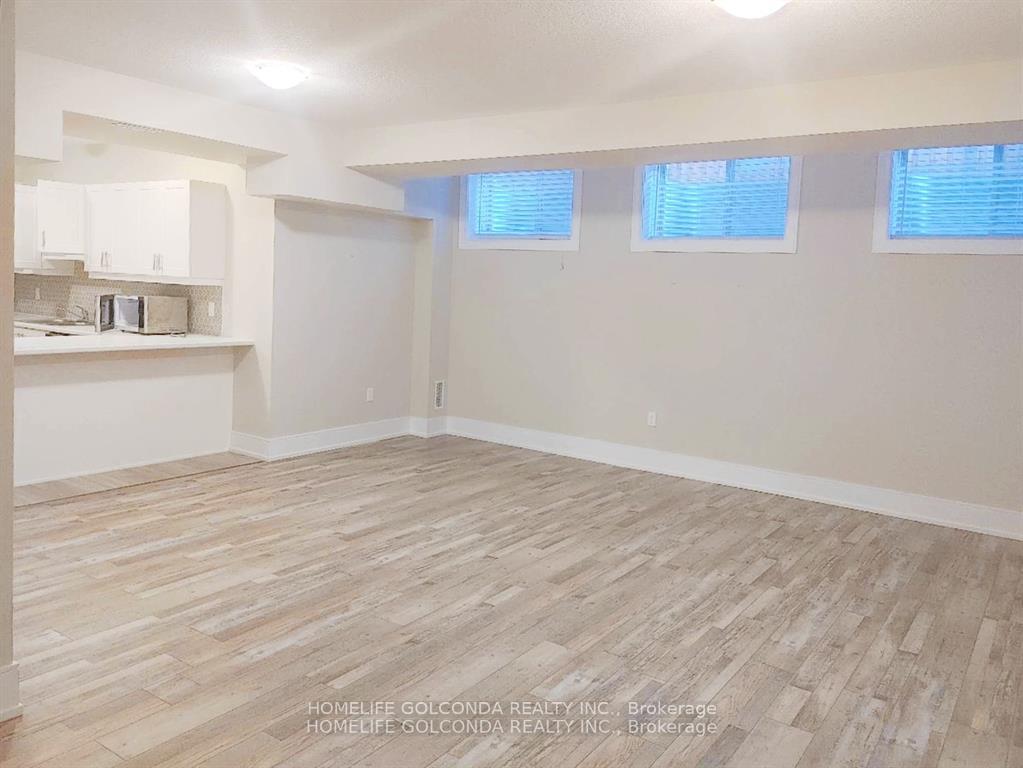 Photo 10 of Unit Bsmt, 163 Franklin Trail, Barrie, Rural Barrie Southwest — HOMEH