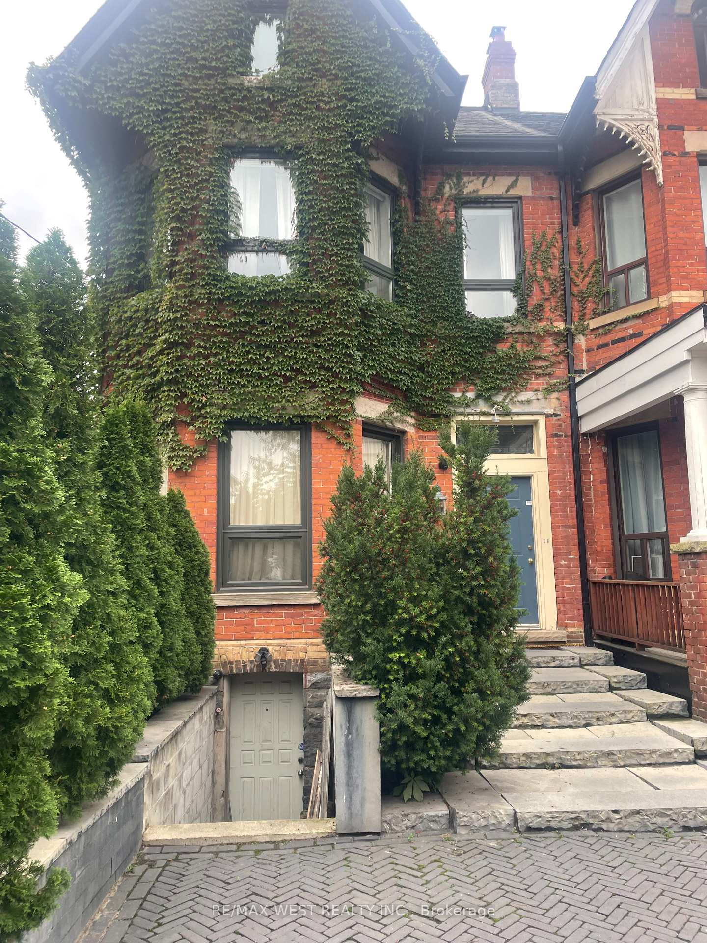 Photo 1 of Unit 202 Rear, 13 Grange Avenue, Toronto, Kensington-Chinatown — HOMEH