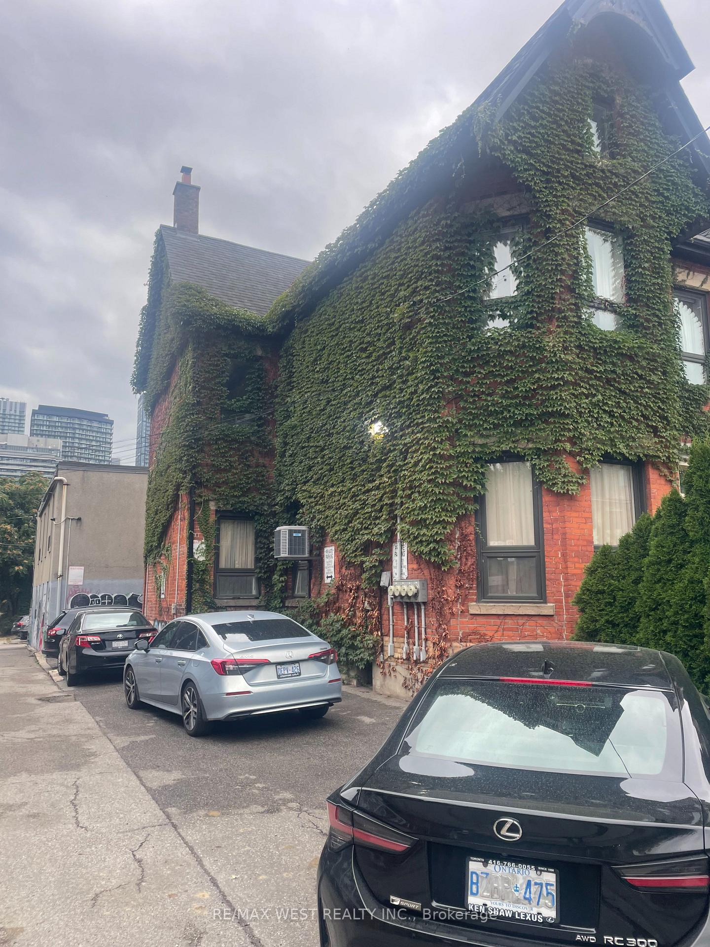 Photo 2 of Unit 202 Rear, 13 Grange Avenue, Toronto, Kensington-Chinatown — HOMEH