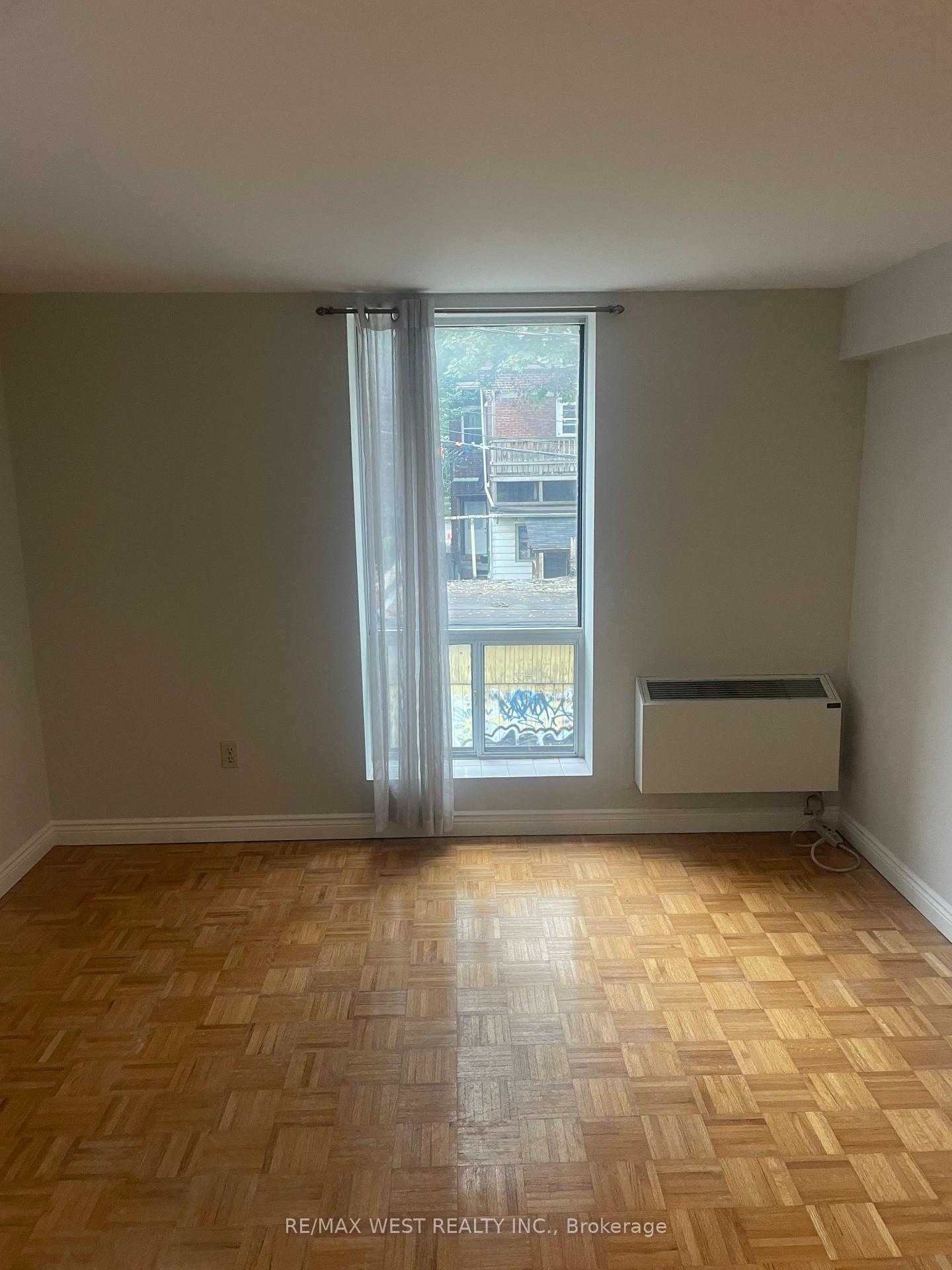 Photo 5 of Unit 202 Rear, 13 Grange Avenue, Toronto, Kensington-Chinatown — HOMEH
