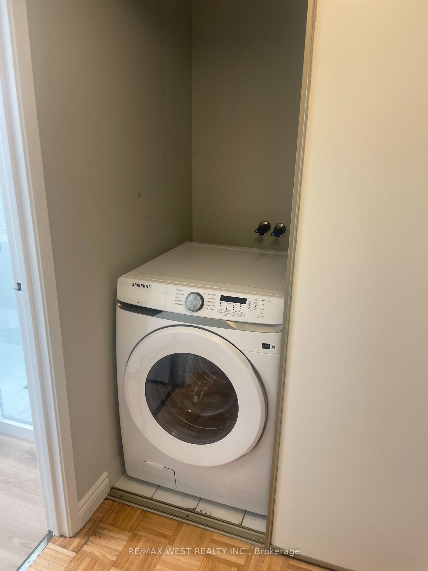 Photo 18 of Unit 202 Rear, 13 Grange Avenue, Toronto, Kensington-Chinatown — HOMEH