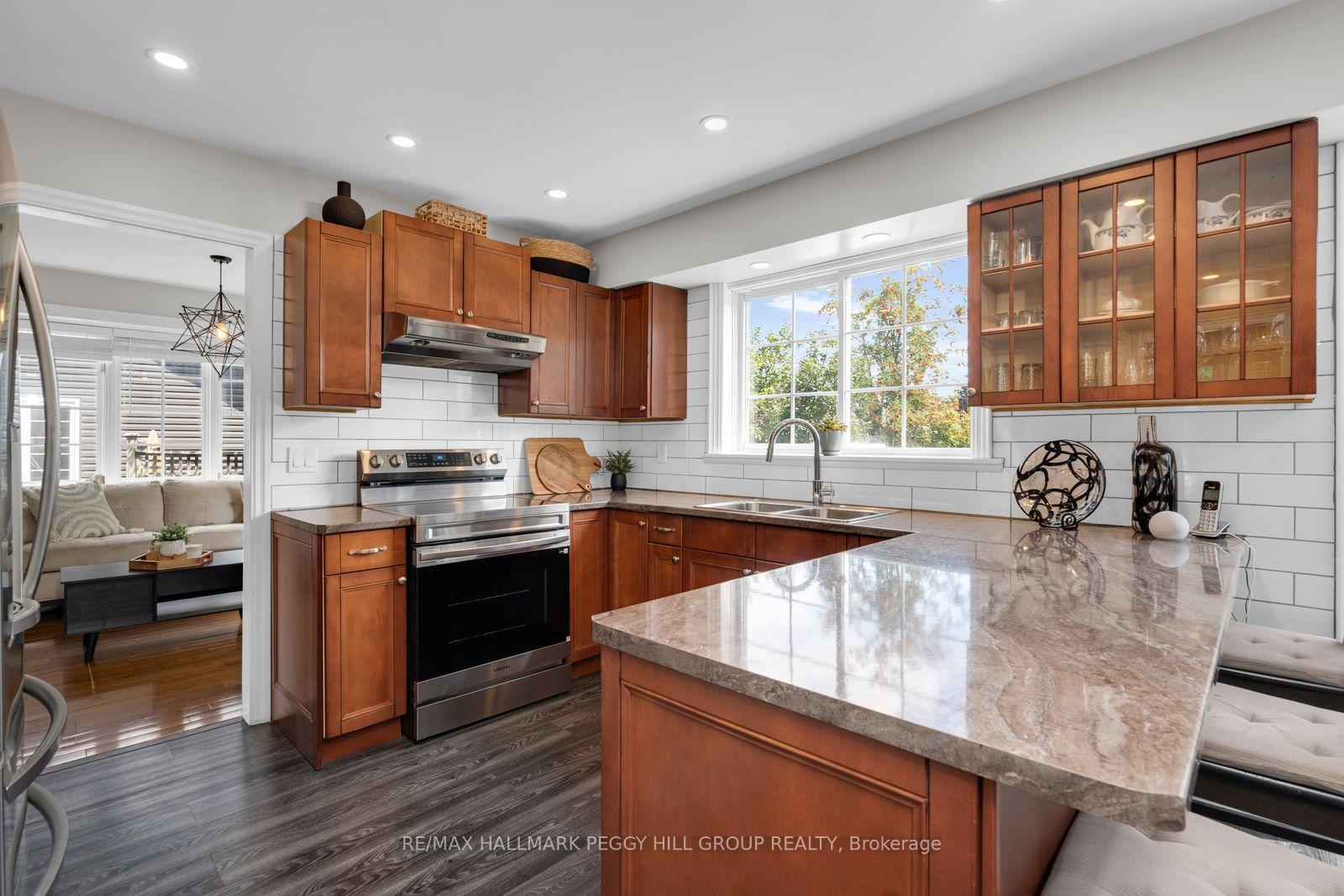 Photo 4 of 39 Howard Drive, Oro-Medonte, Rural Oro-Medonte — HOMEH