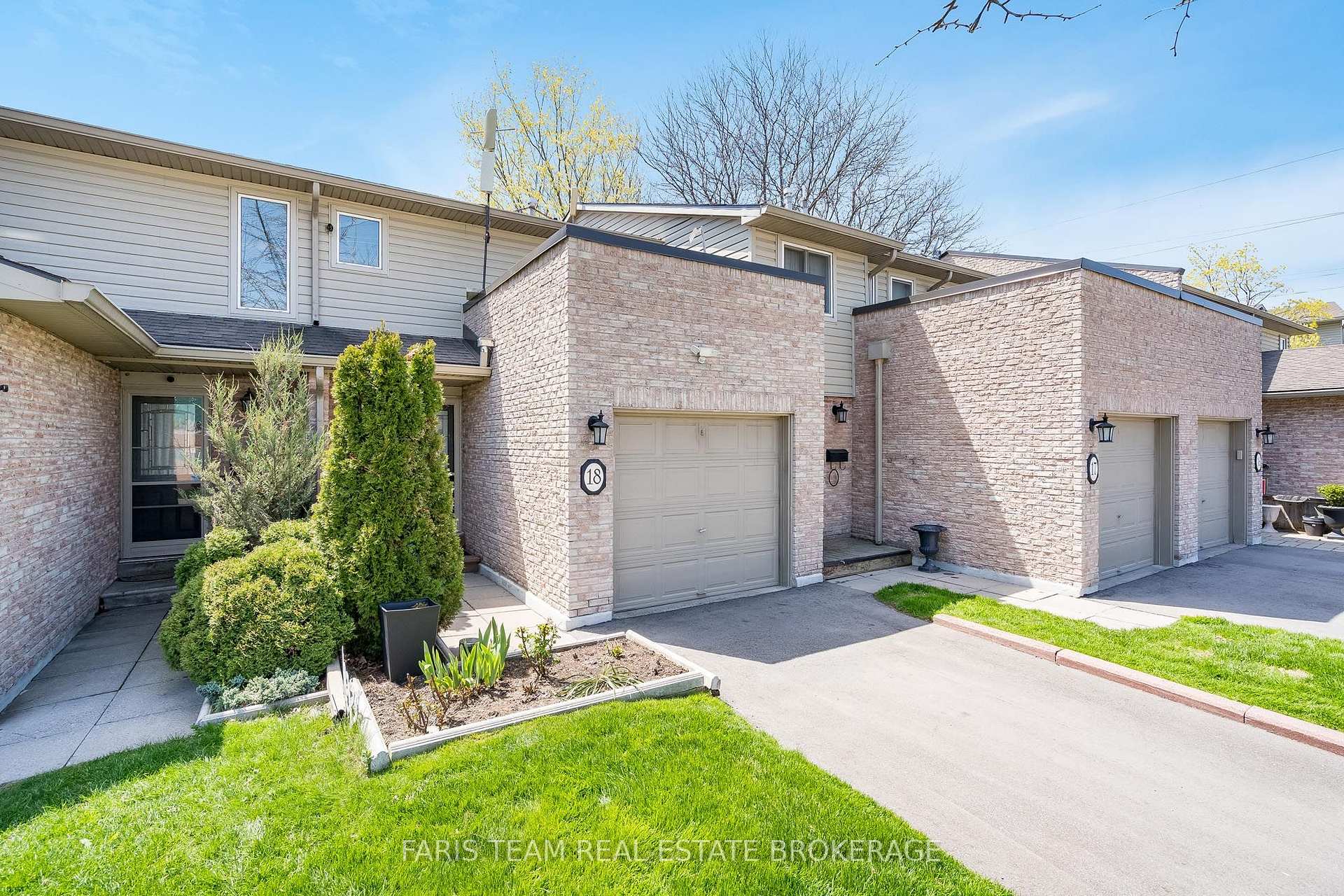 Photo 3 of Unit 18, 2075 Asta Drive, Mississauga, Cooksville — HOMEH