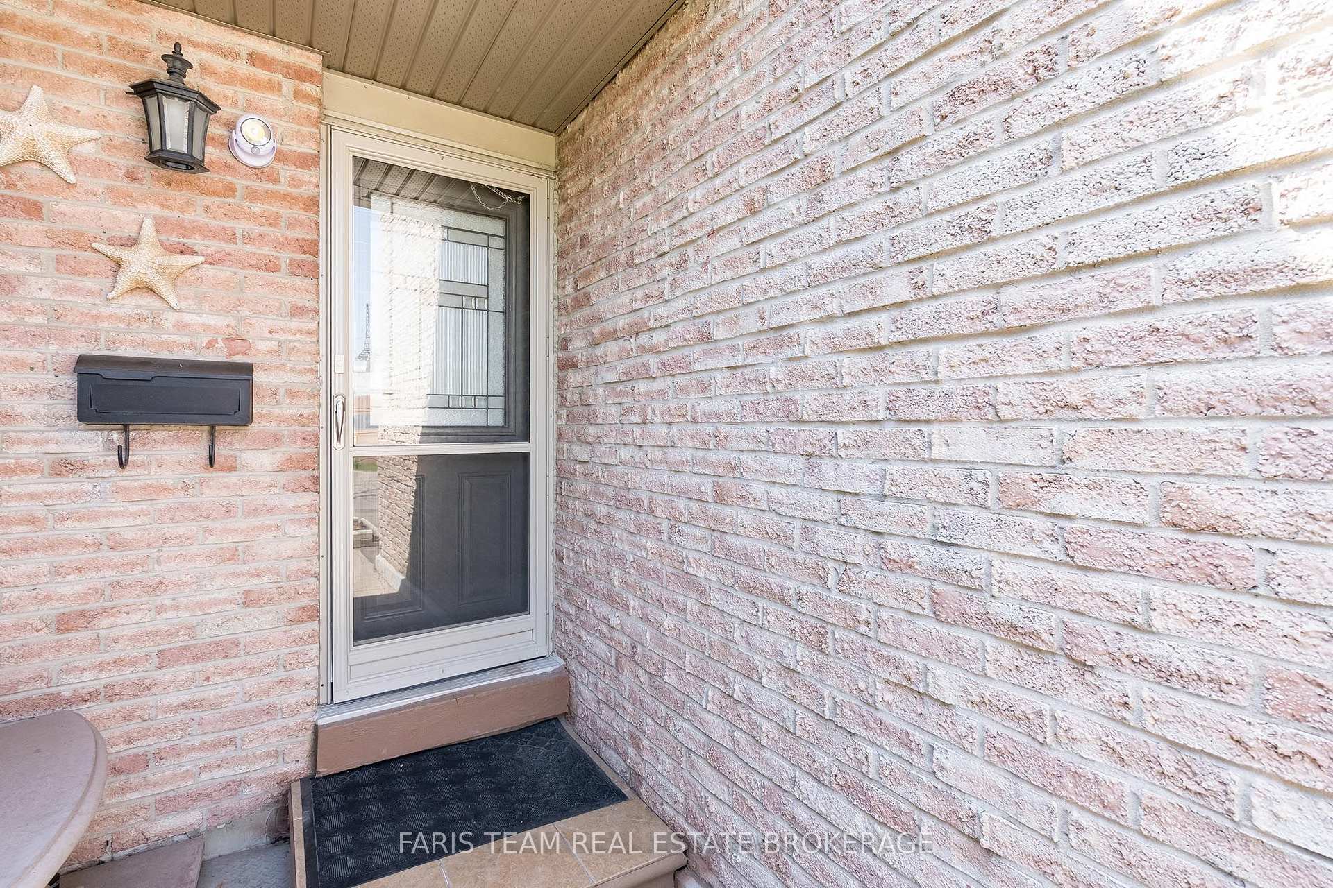 Photo 4 of Unit 18, 2075 Asta Drive, Mississauga, Cooksville — HOMEH