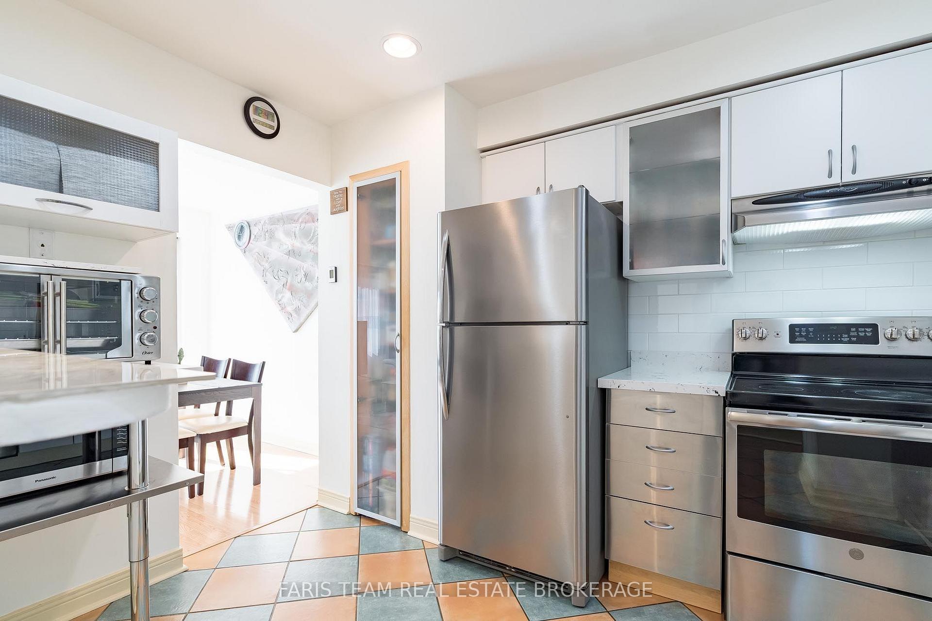 Photo 10 of Unit 18, 2075 Asta Drive, Mississauga, Cooksville — HOMEH