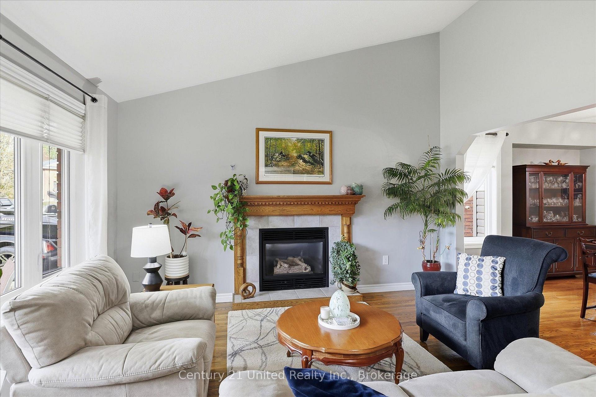 Photo 4 of 2318 Sumac Street, Peterborough, Monaghan Ward 2 — HOMEH