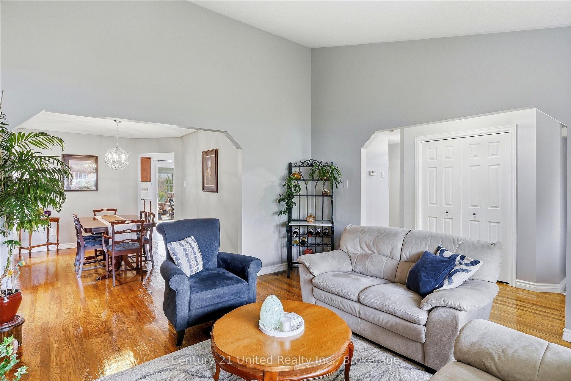 Photo 5 of 2318 Sumac Street, Peterborough, Monaghan Ward 2 — HOMEH