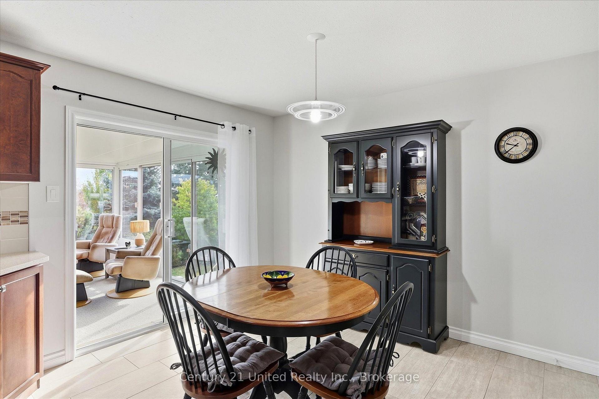 Photo 11 of 2318 Sumac Street, Peterborough, Monaghan Ward 2 — HOMEH