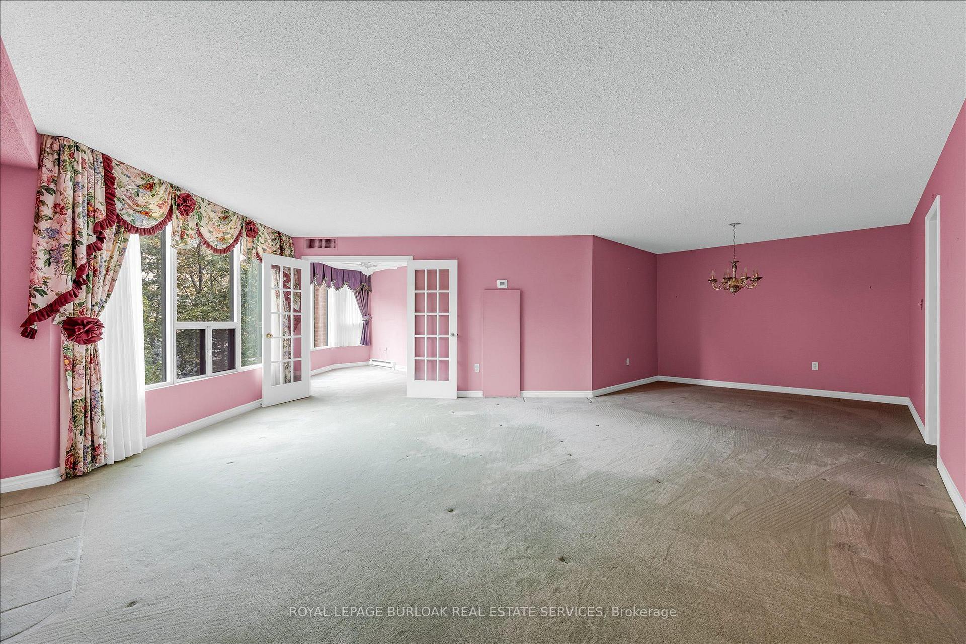 Photo 4 of Unit 404, 2121 Lakeshore Road, Burlington, Brant — HOMEH