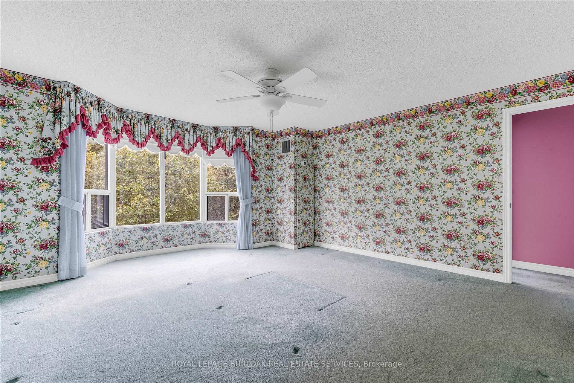 Photo 14 of Unit 404, 2121 Lakeshore Road, Burlington, Brant — HOMEH