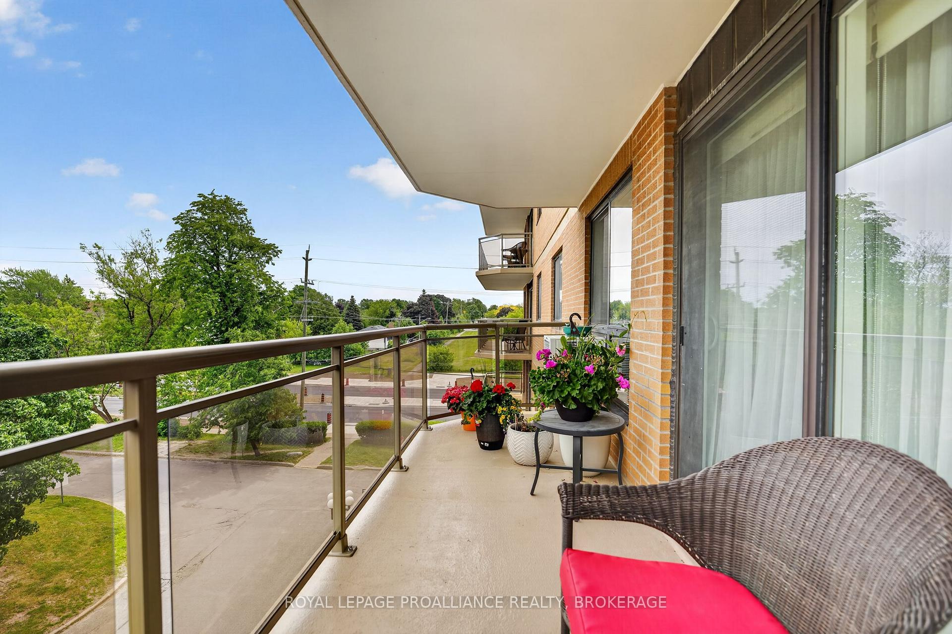 Photo 36 of Unit 401, 257 Bath Road, Kingston, West of Sir John A. Blvd — HOMEH