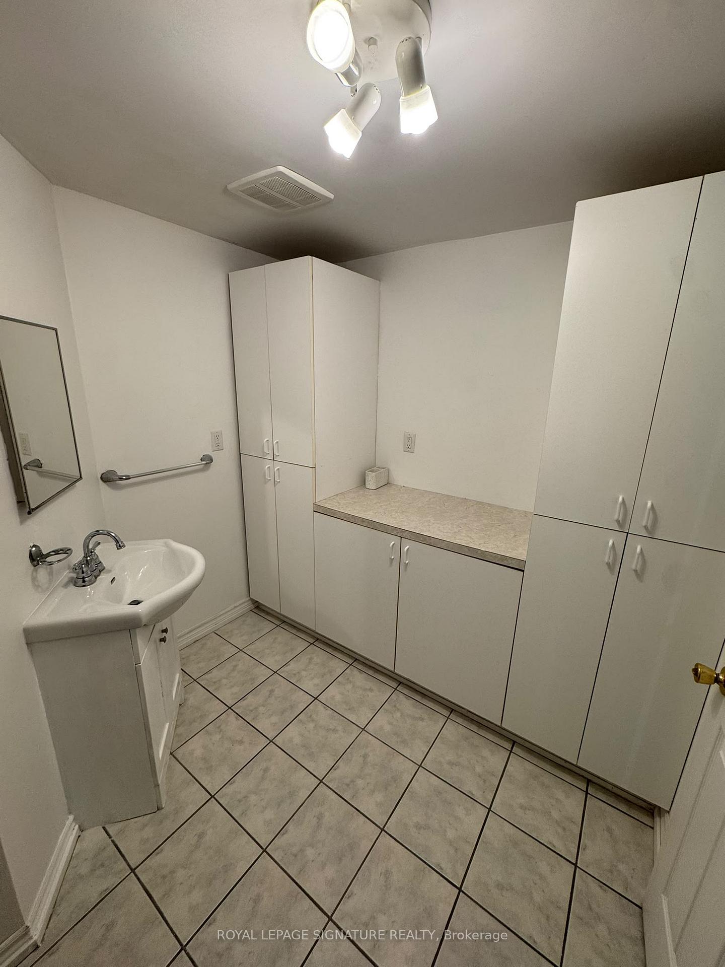 Photo 2 of Unit Lower, 1107 Beaver Valley Crescent, Oshawa, Northglen — HOMEH