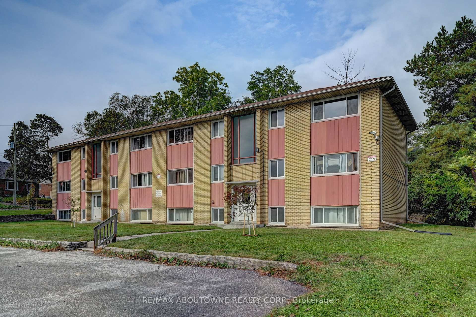 Photo of Unit A6, 280 Sydney Street S