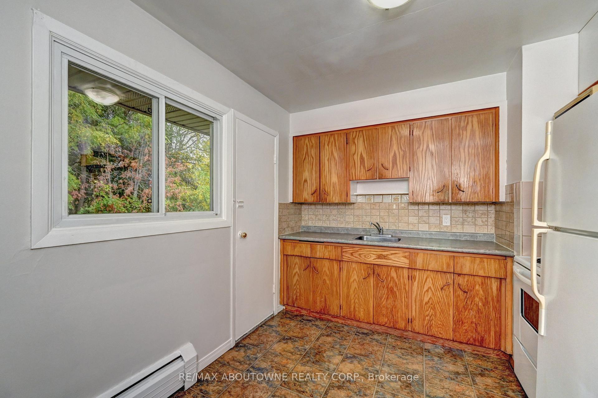 Photo 9 of Unit A6, 280 Sydney Street S, Kitchener, Rockway — HOMEH