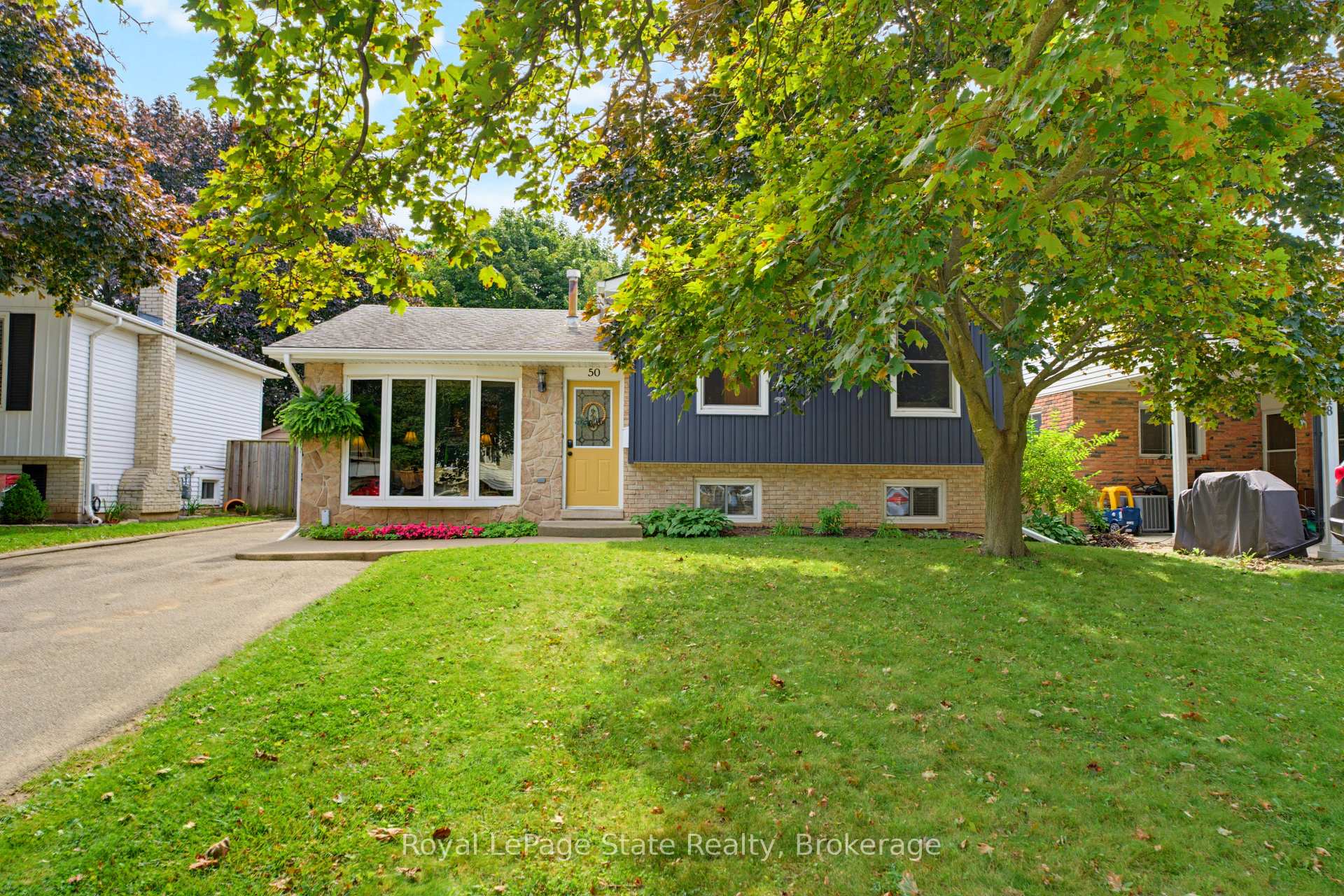 Photo 2 of 50 Southglen Road, Brantford, Cedarland — HOMEH