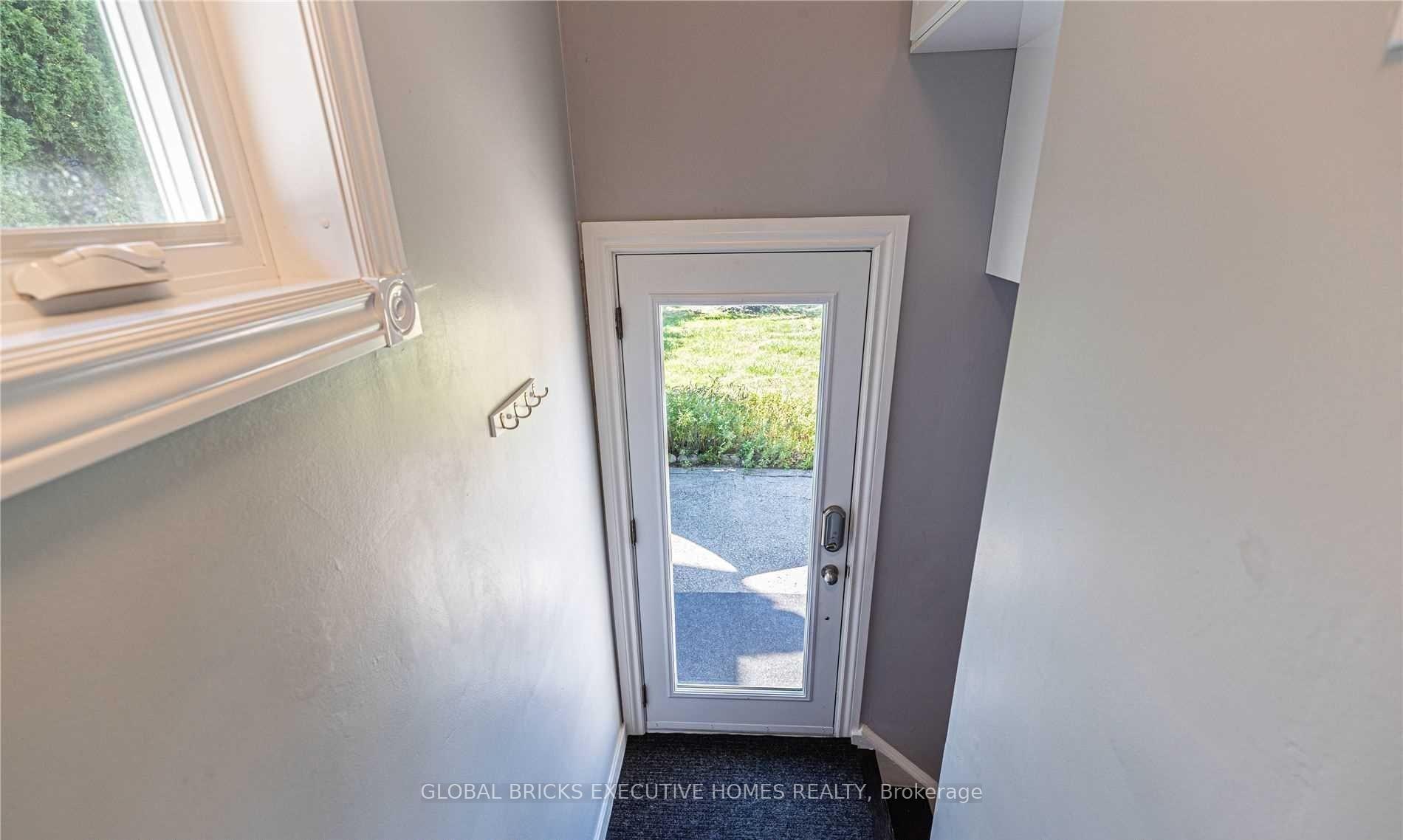 Photo 5 of 384 Ashbury Road, Oakville, West — HOMEH