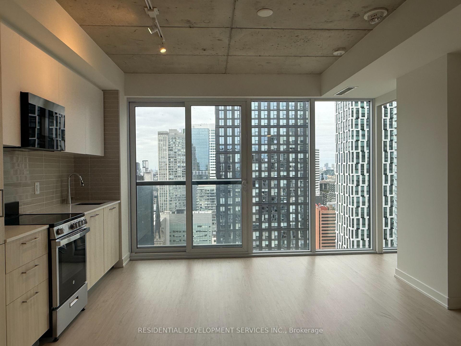 Photo 2 of Unit 3005, 65 Mutual Street, Toronto, Church-Yonge Corridor — HOMEH
